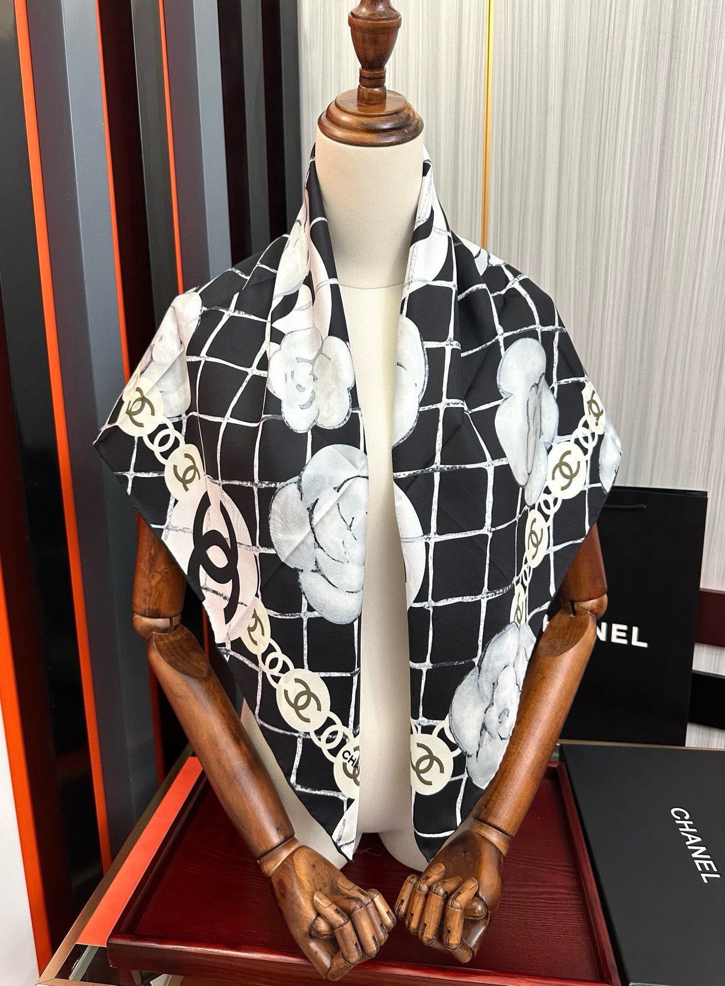 25 Camellia Series Tri-color Silk Scarf