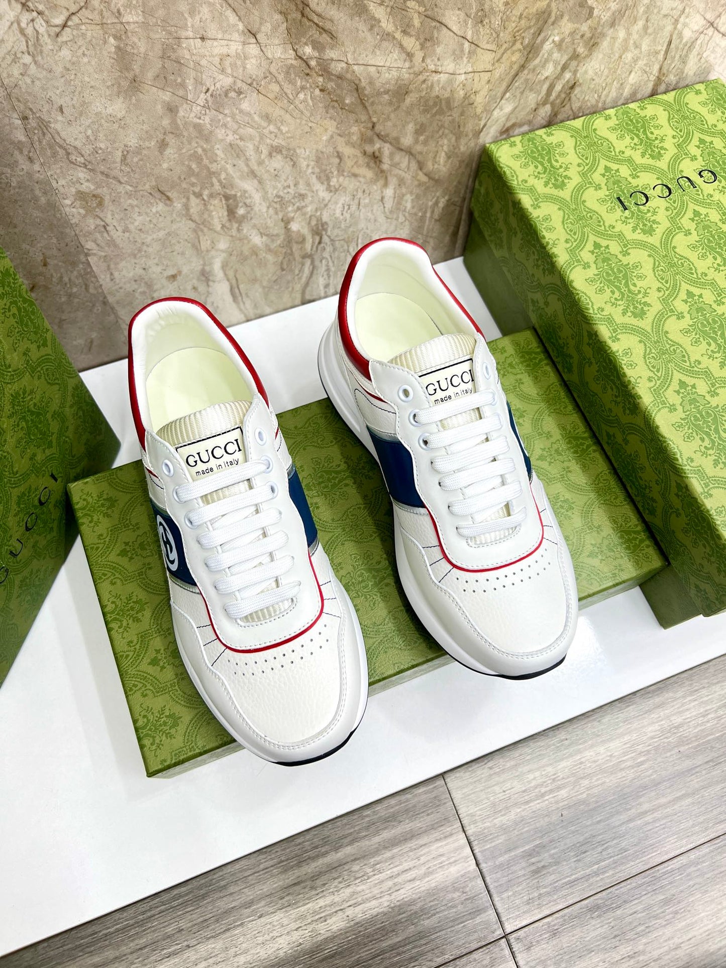 G Man and woman Low Top Sneakers
