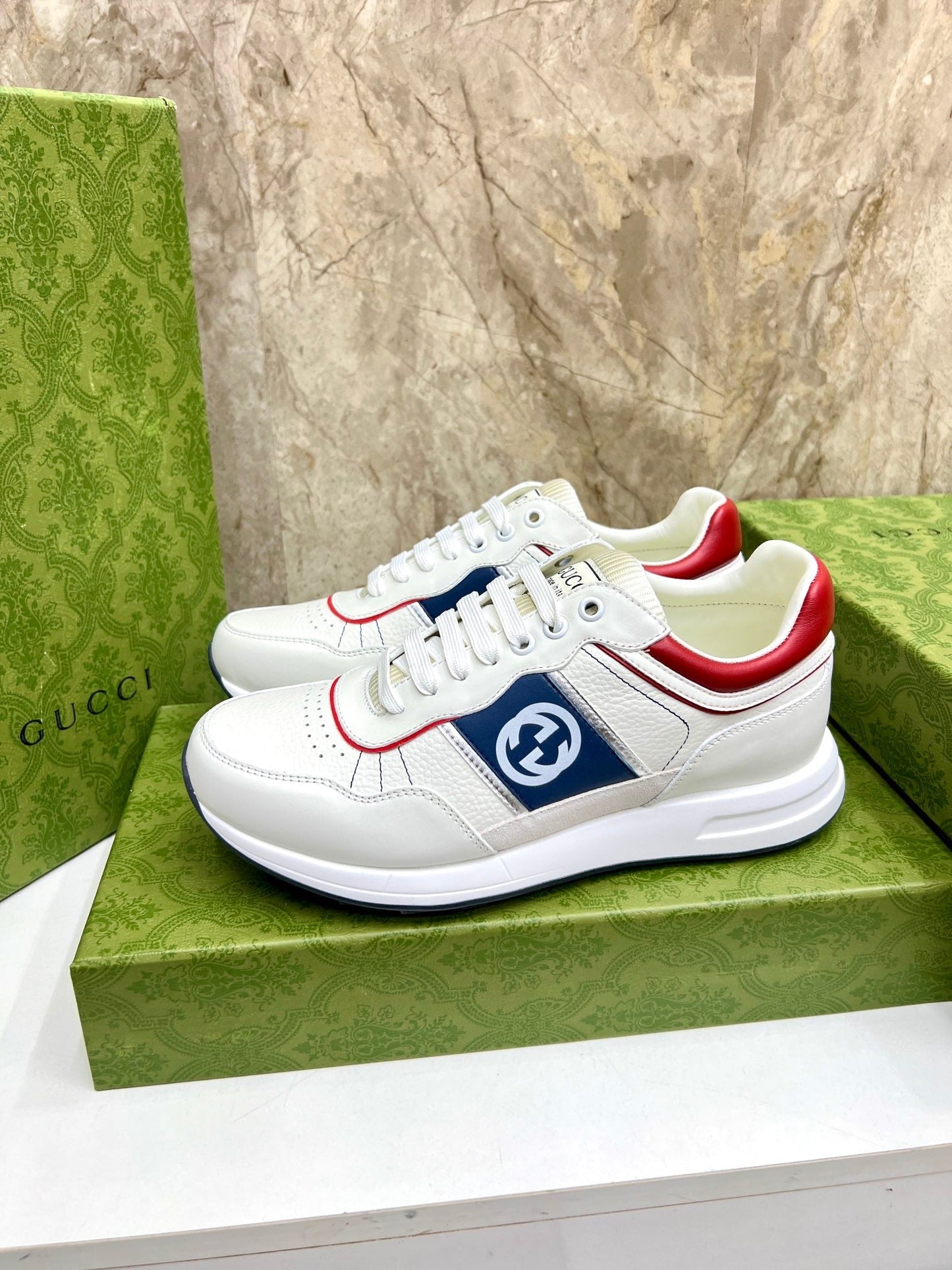G Man and woman Low Top Sneakers
