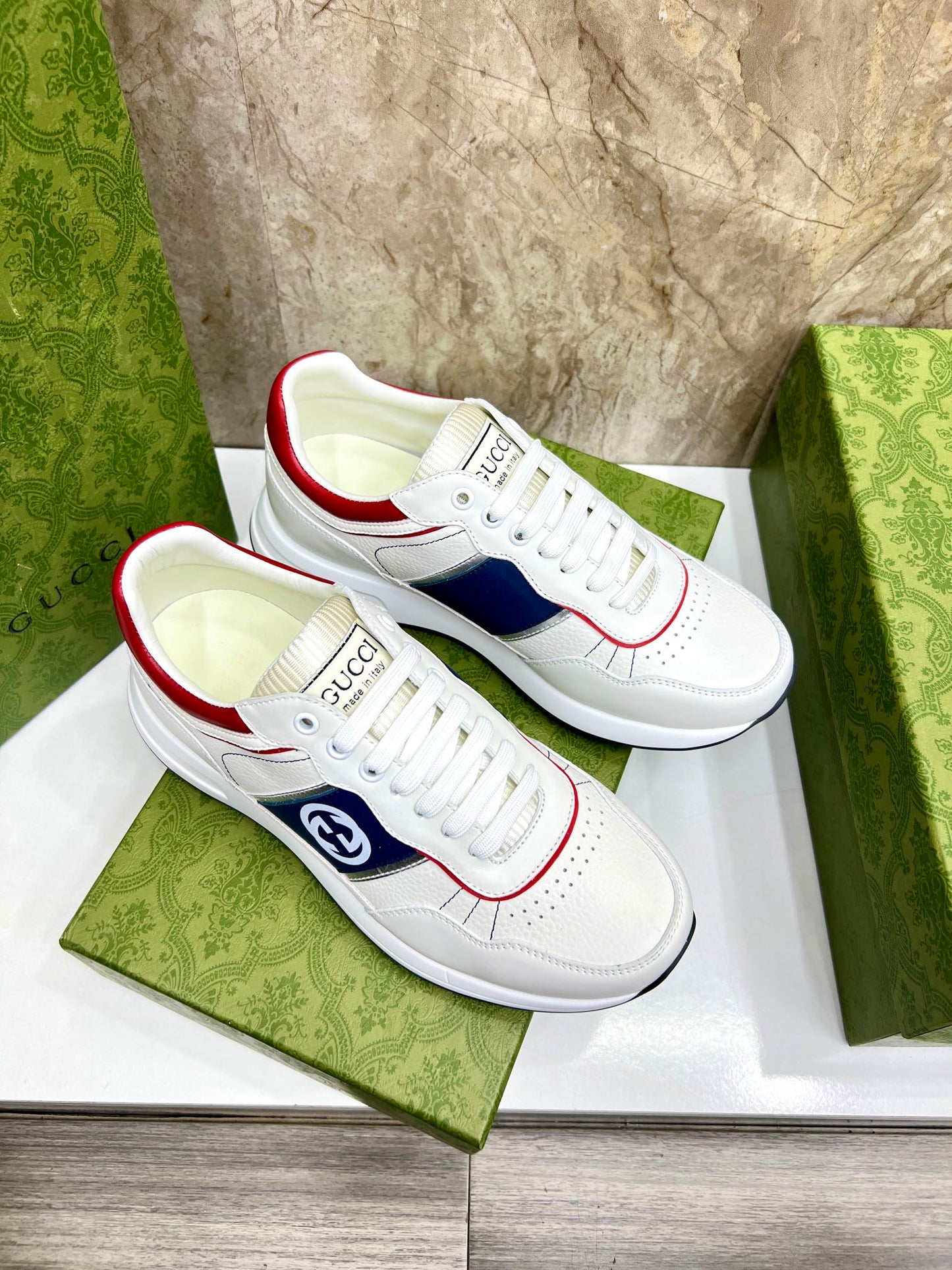 G Man and woman Low Top Sneakers