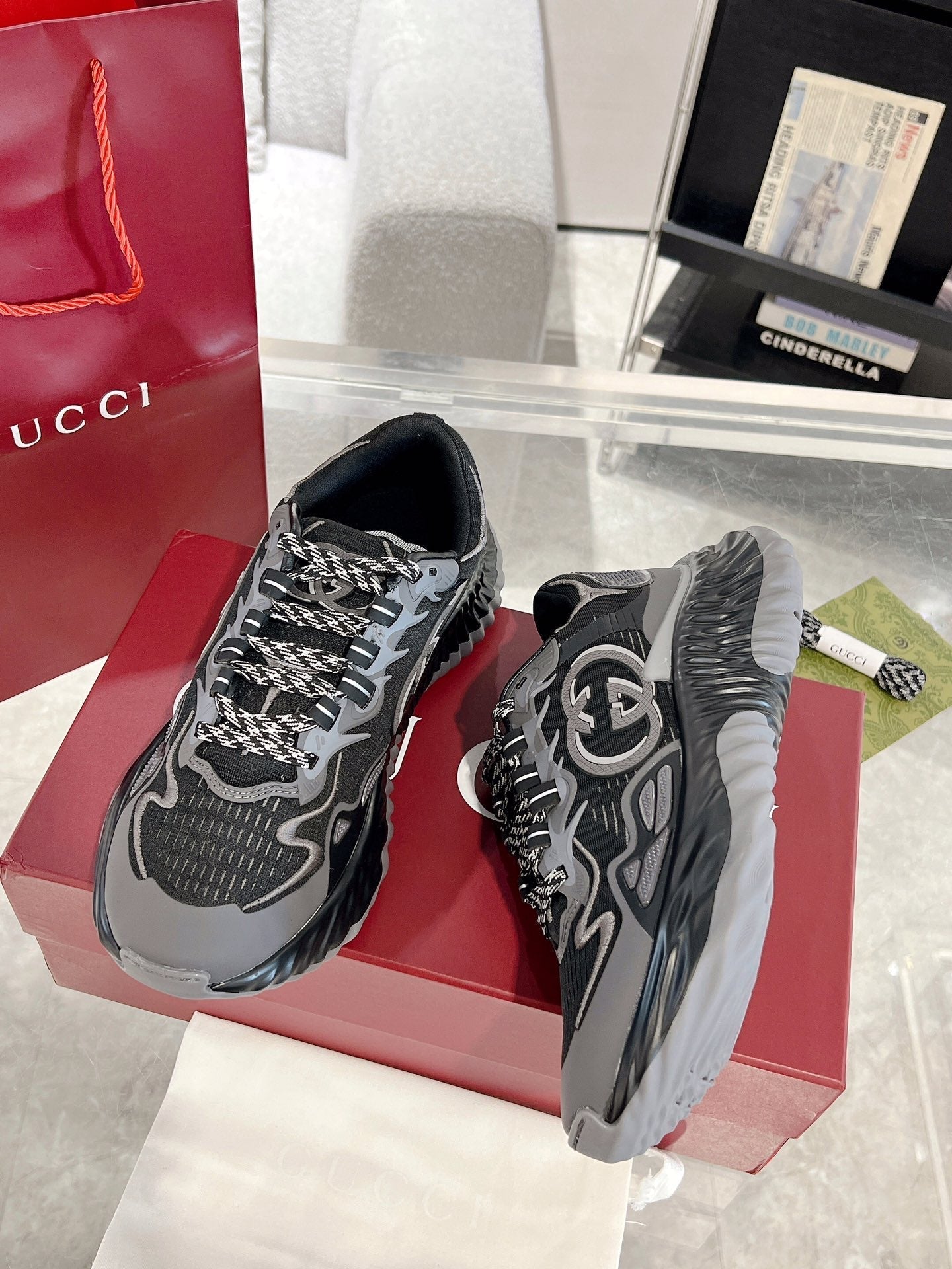 G Low Top casual shoes
