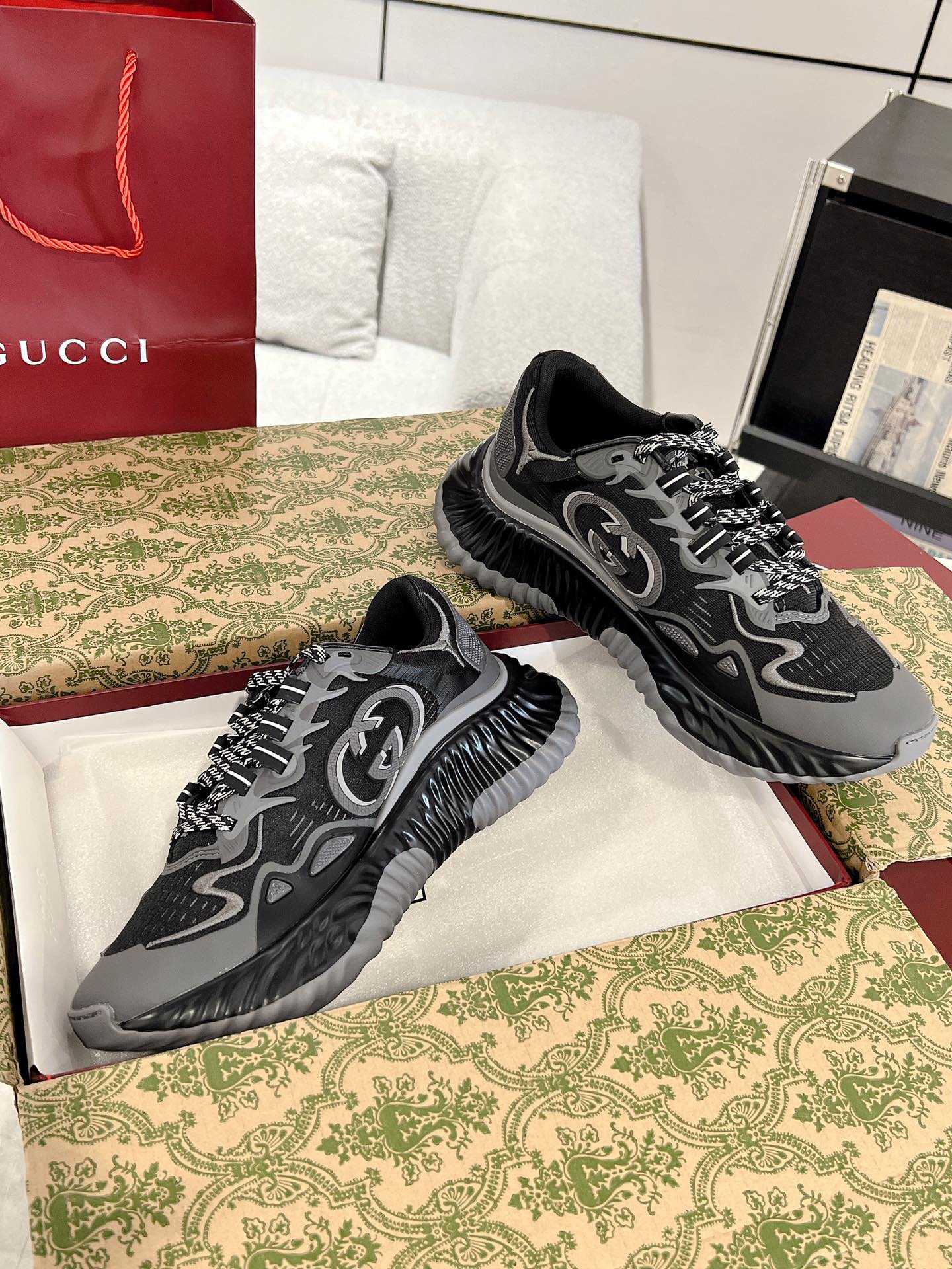 G Low Top casual shoes