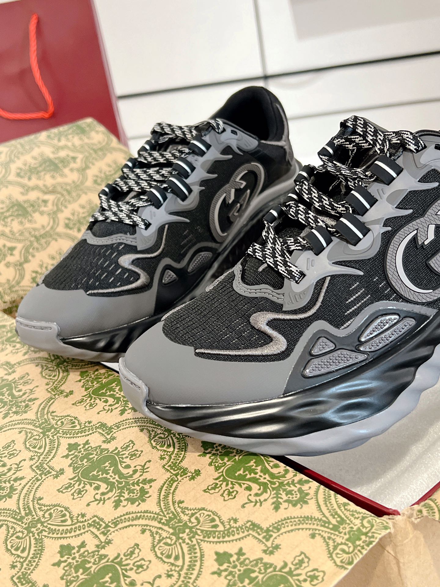 G Low Top casual shoes