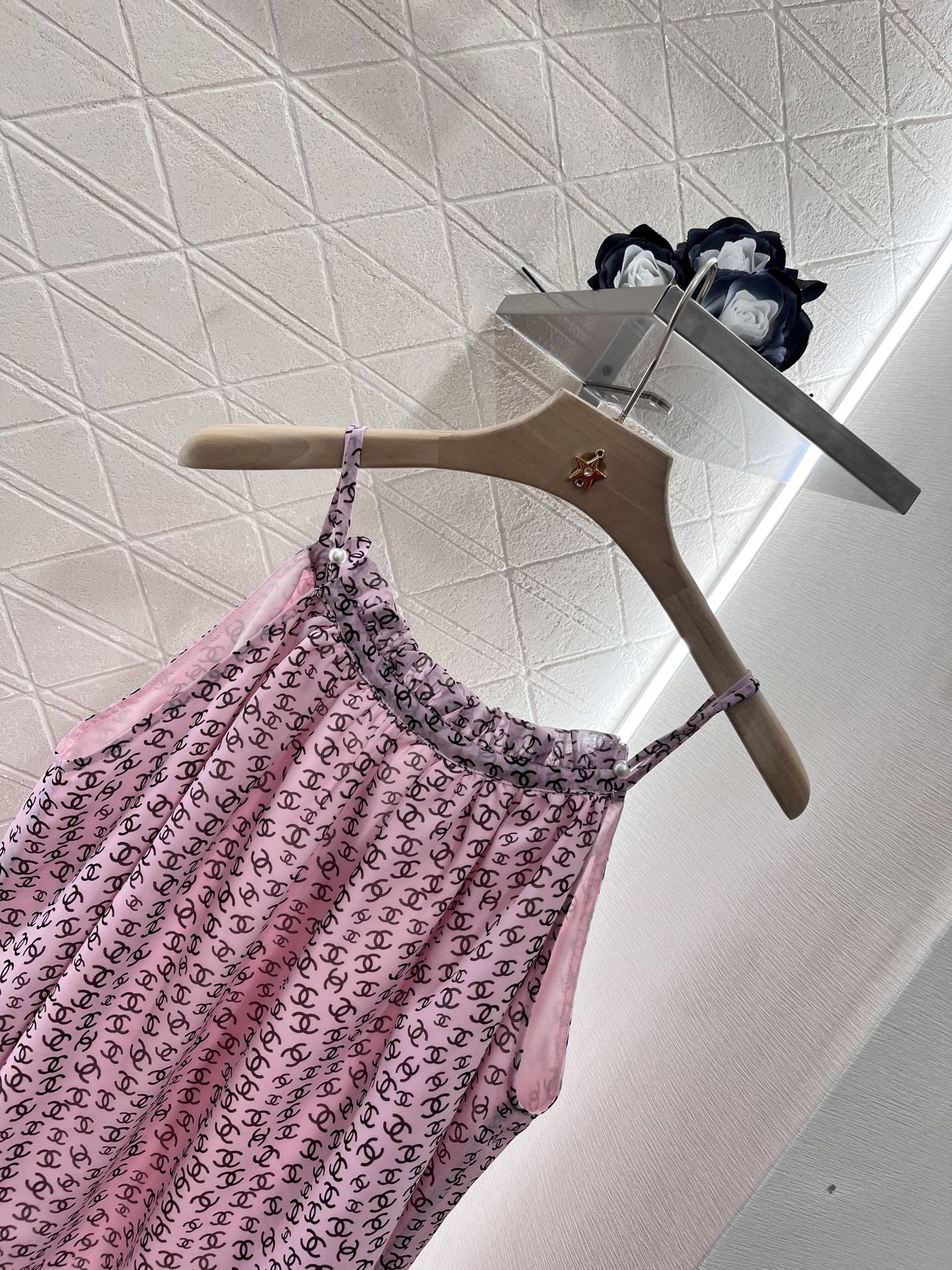 Full width double C pattern sling