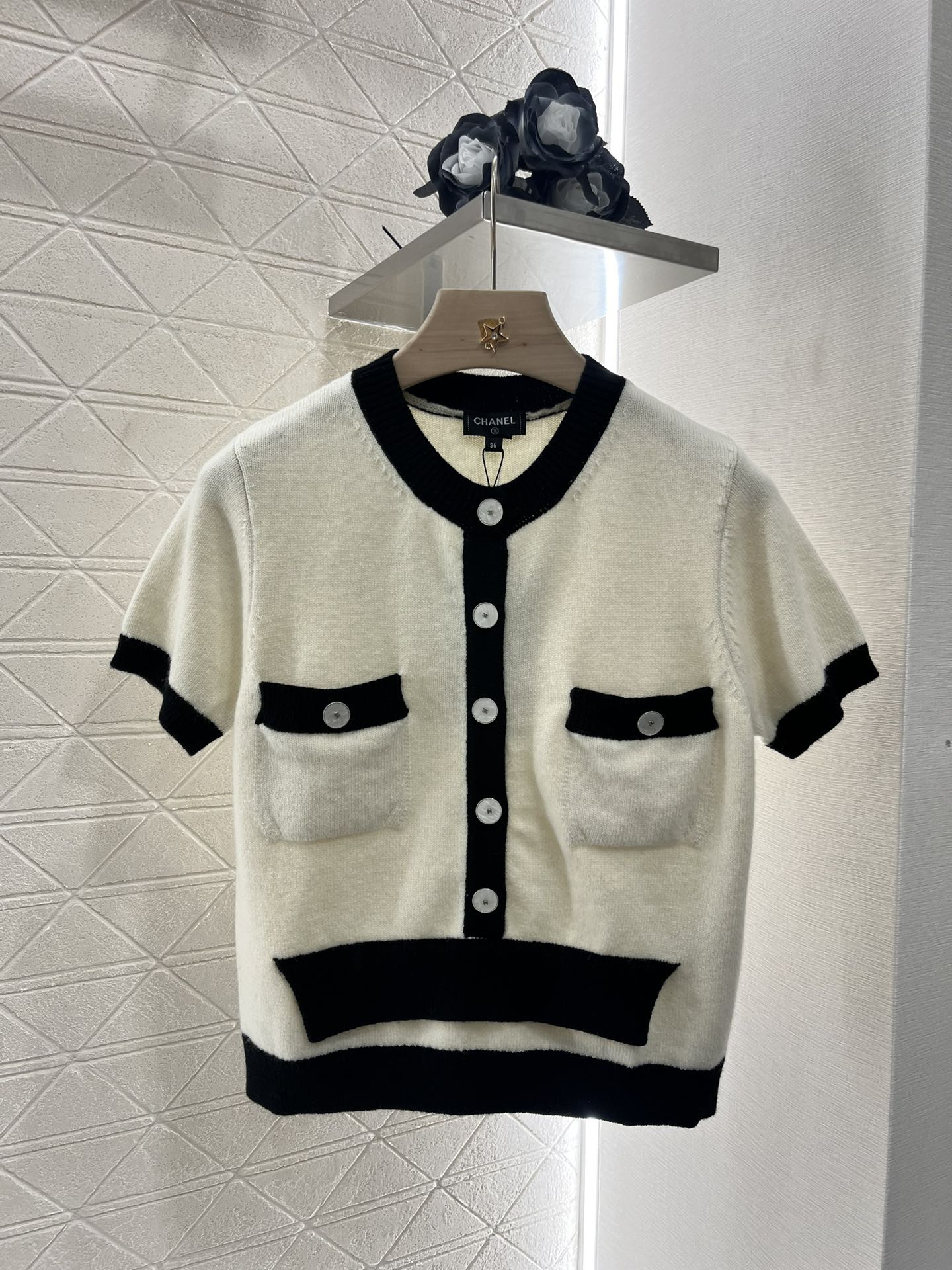 25SS Color blocking knitted short sleeved cardigan