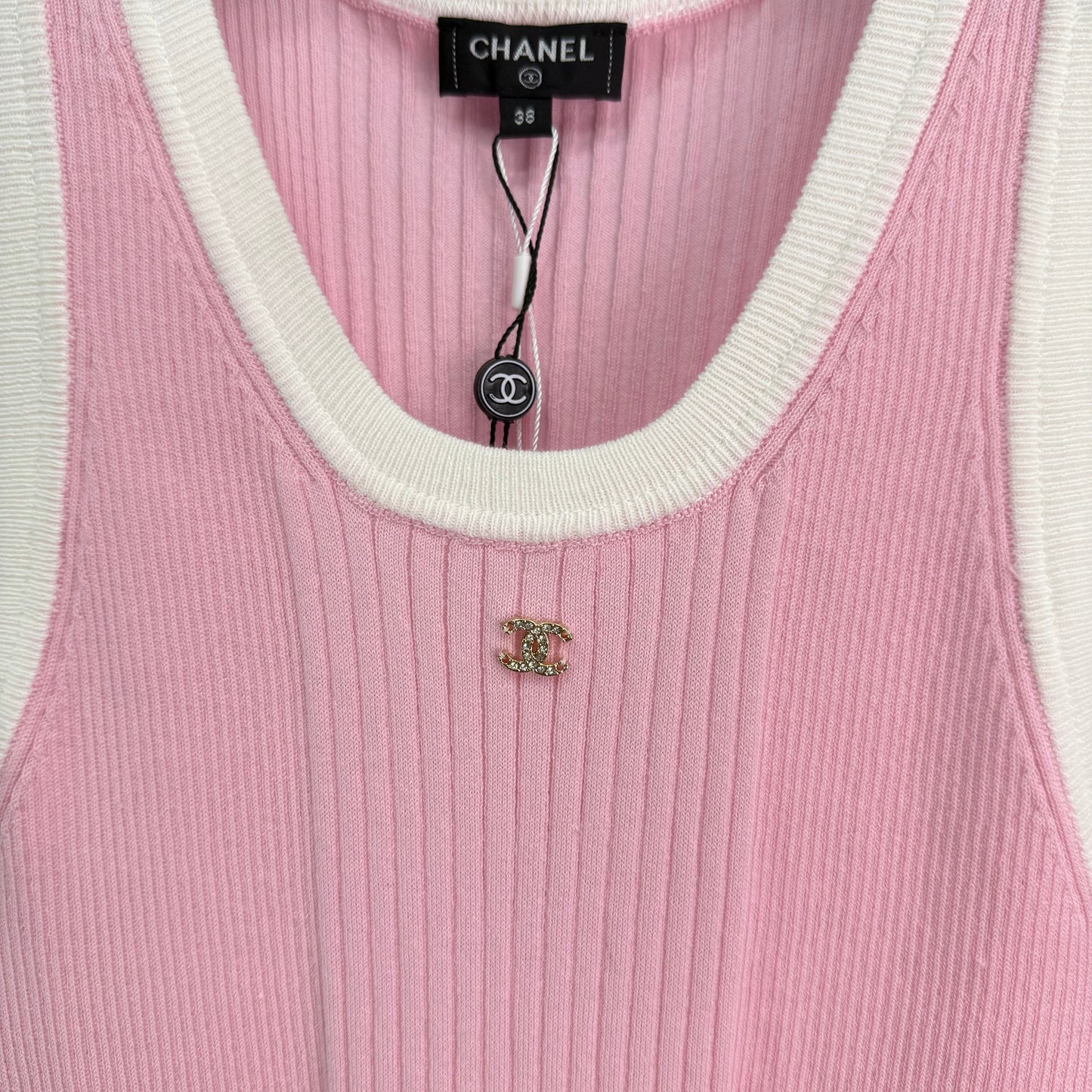 25 Slim knit vest