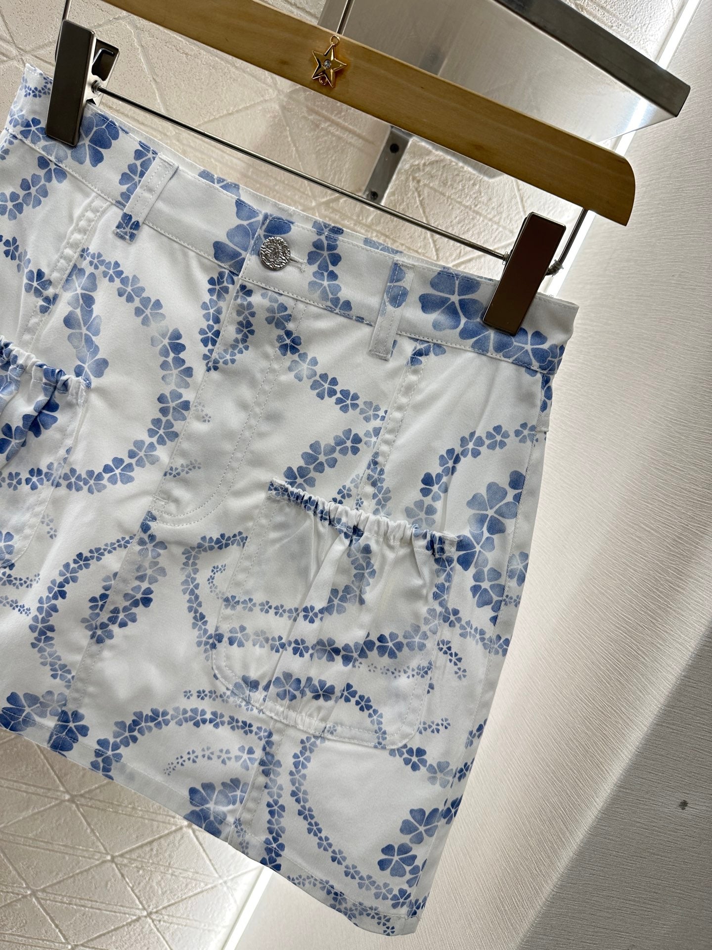 25 Printed denim skirt