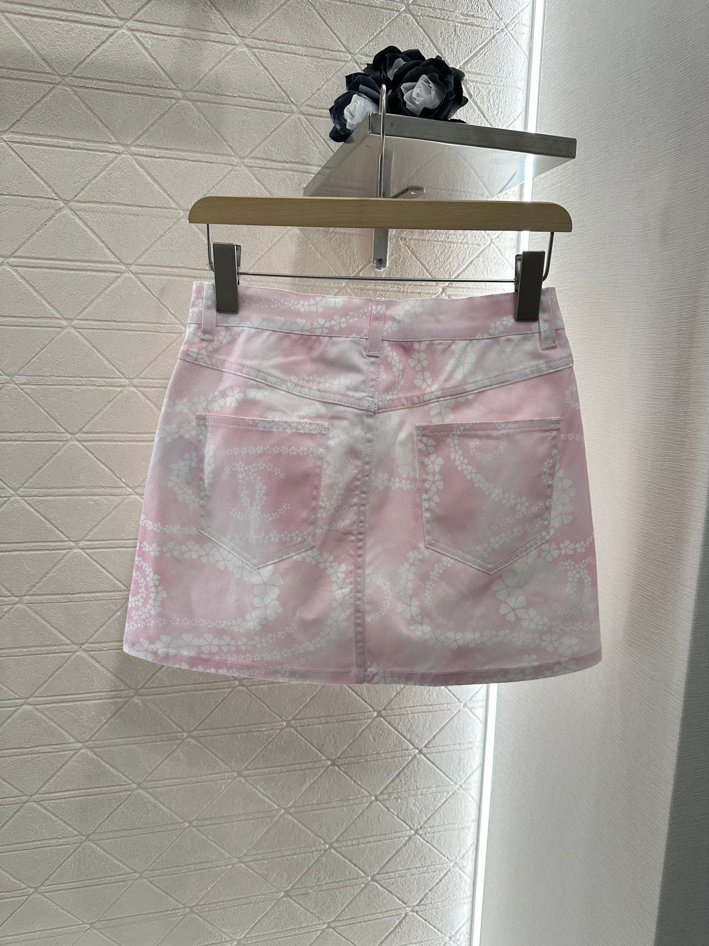 25 Printed denim skirt