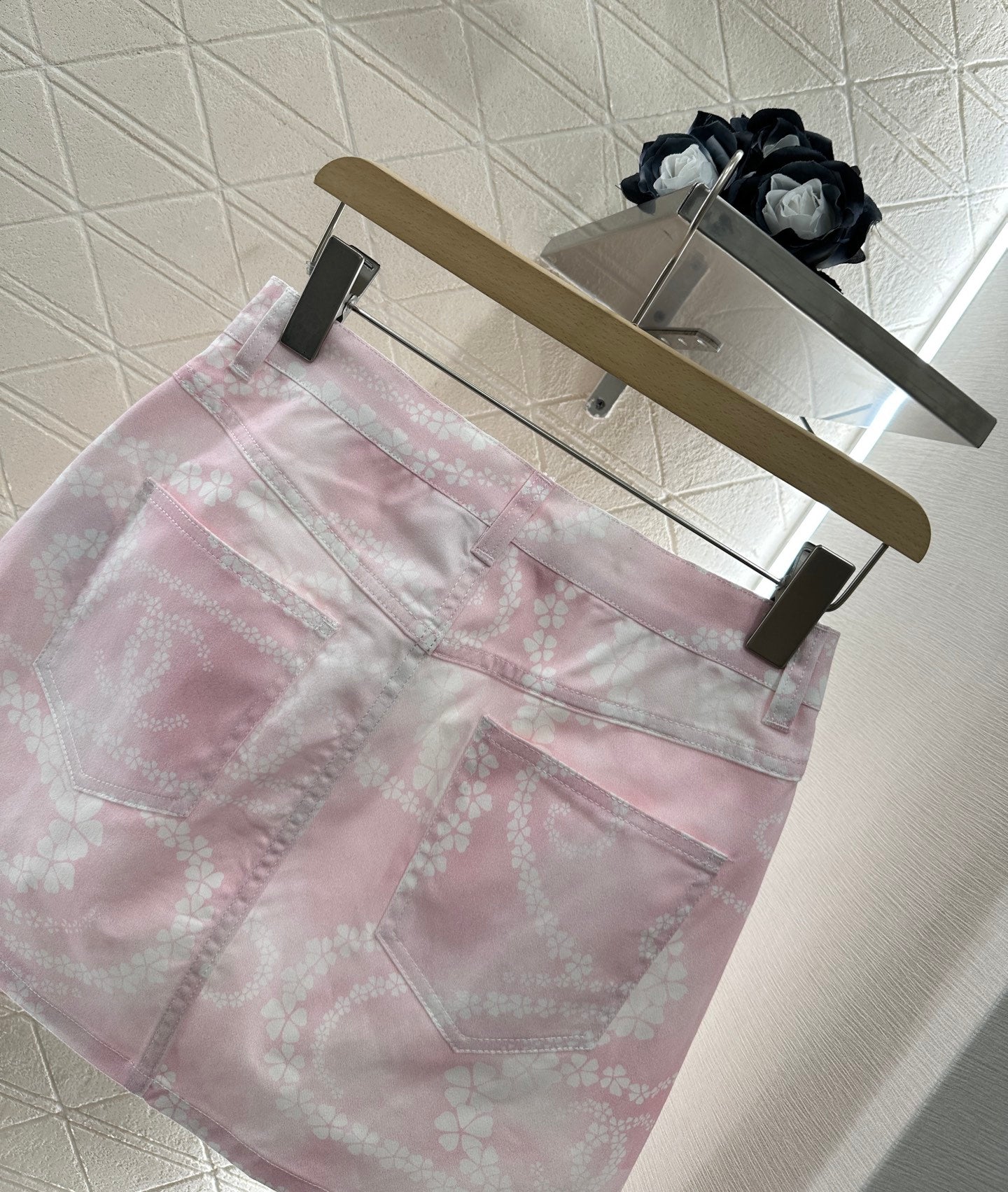 25 Printed denim skirt