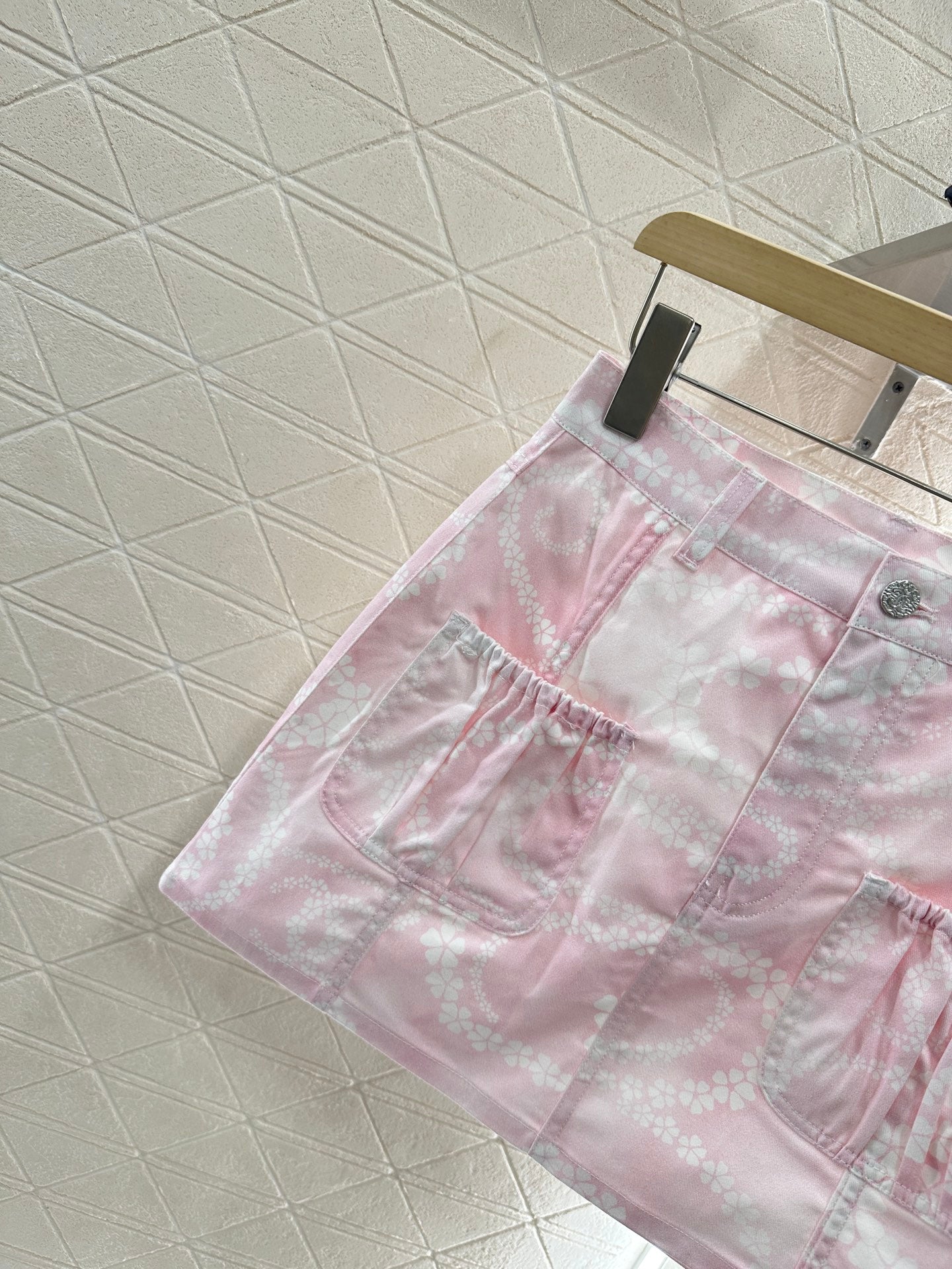 25 Printed denim skirt