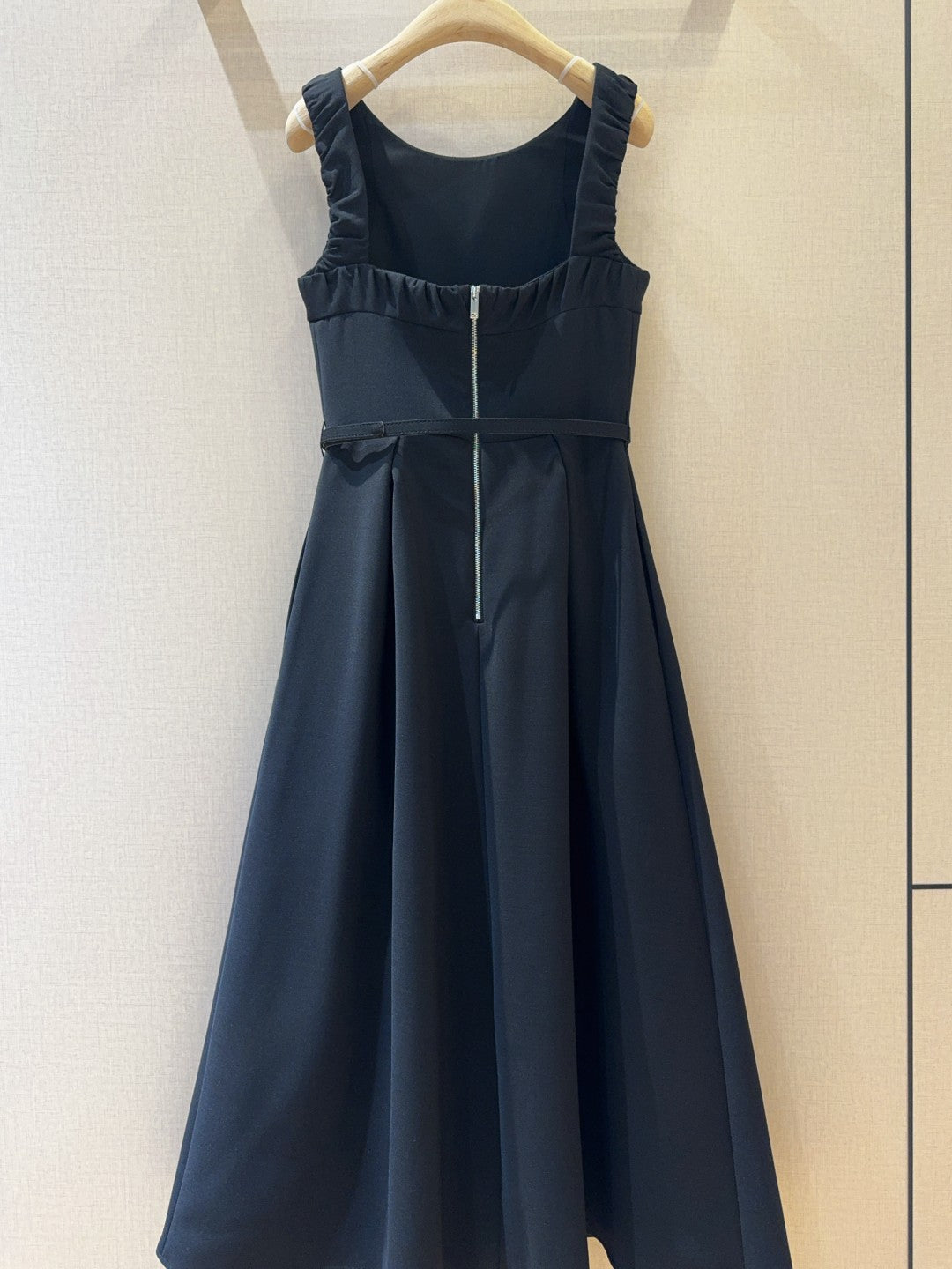 25 French Minimalist Ruffled Trim Sleeveless Dress