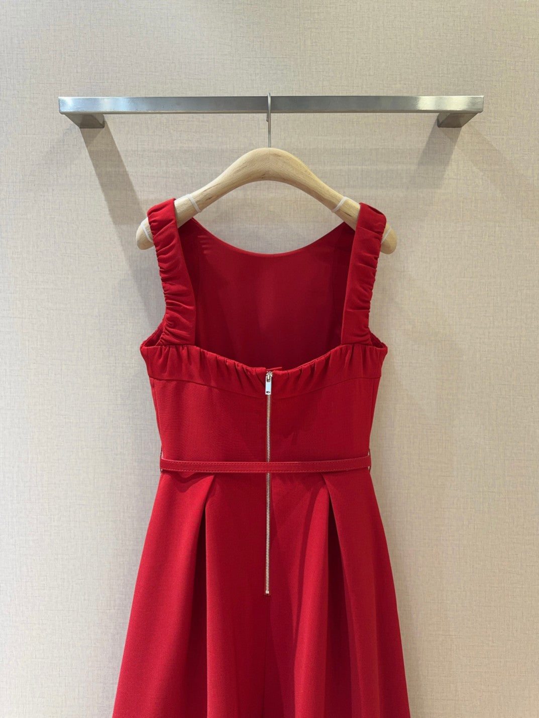 25 French Minimalist Ruffled Trim Sleeveless Dress