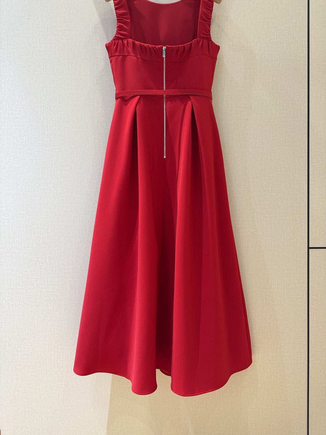 25 French Minimalist Ruffled Trim Sleeveless Dress