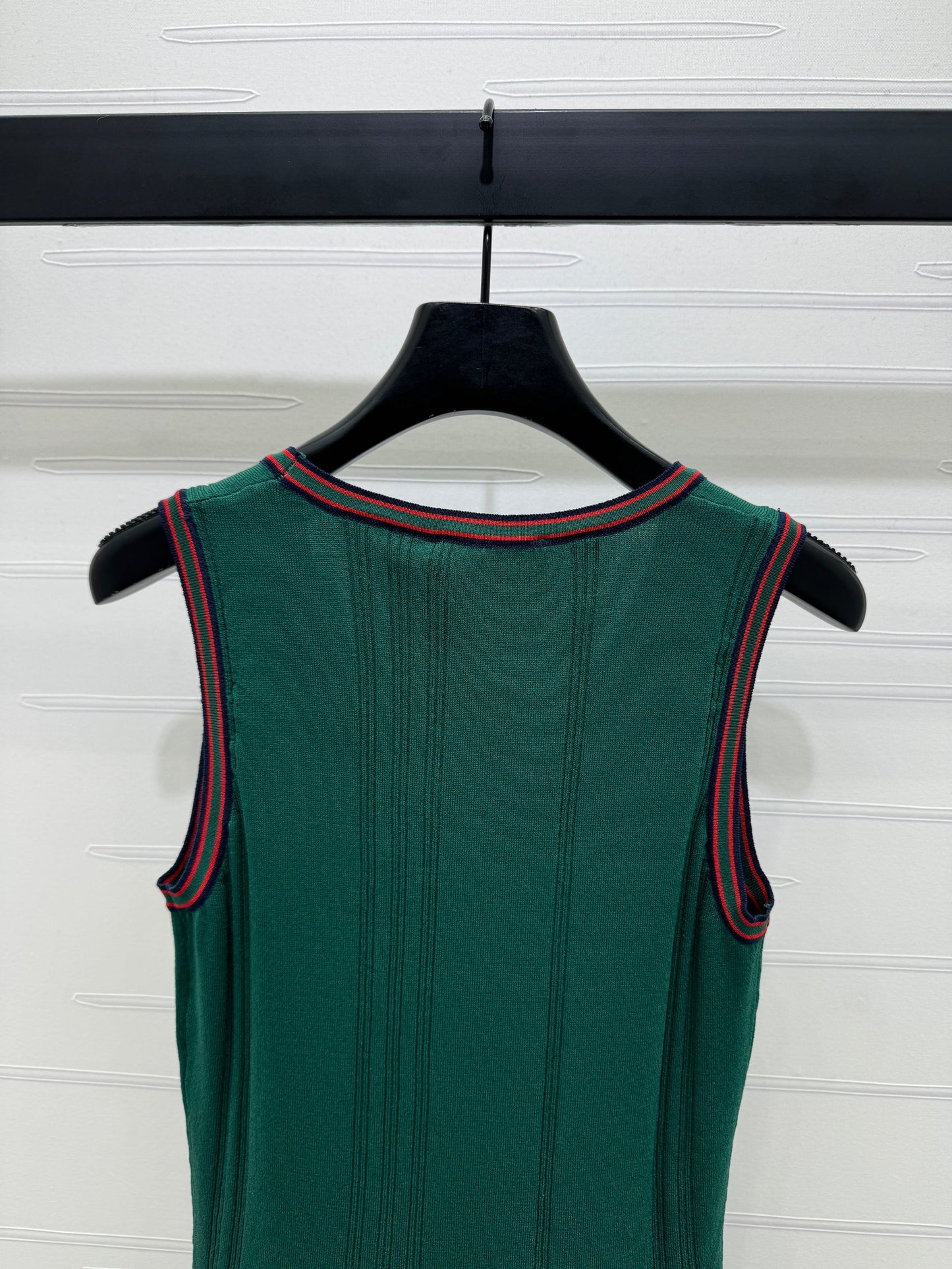 25 Colorblocked pleated sleeveless knit dress!