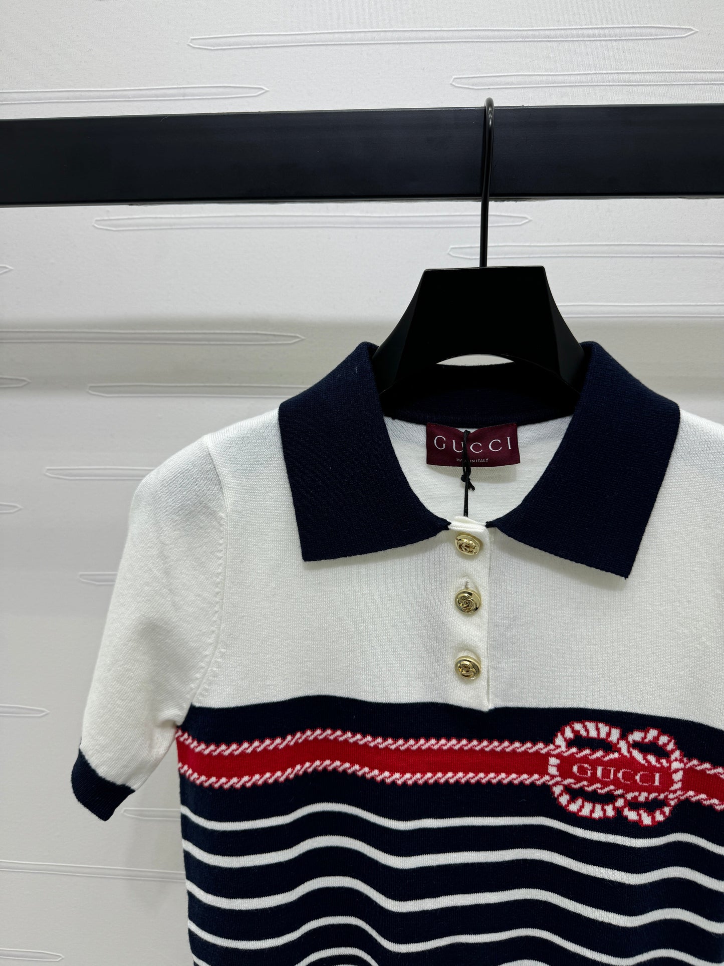 25 Striped lapel knit short sleeve