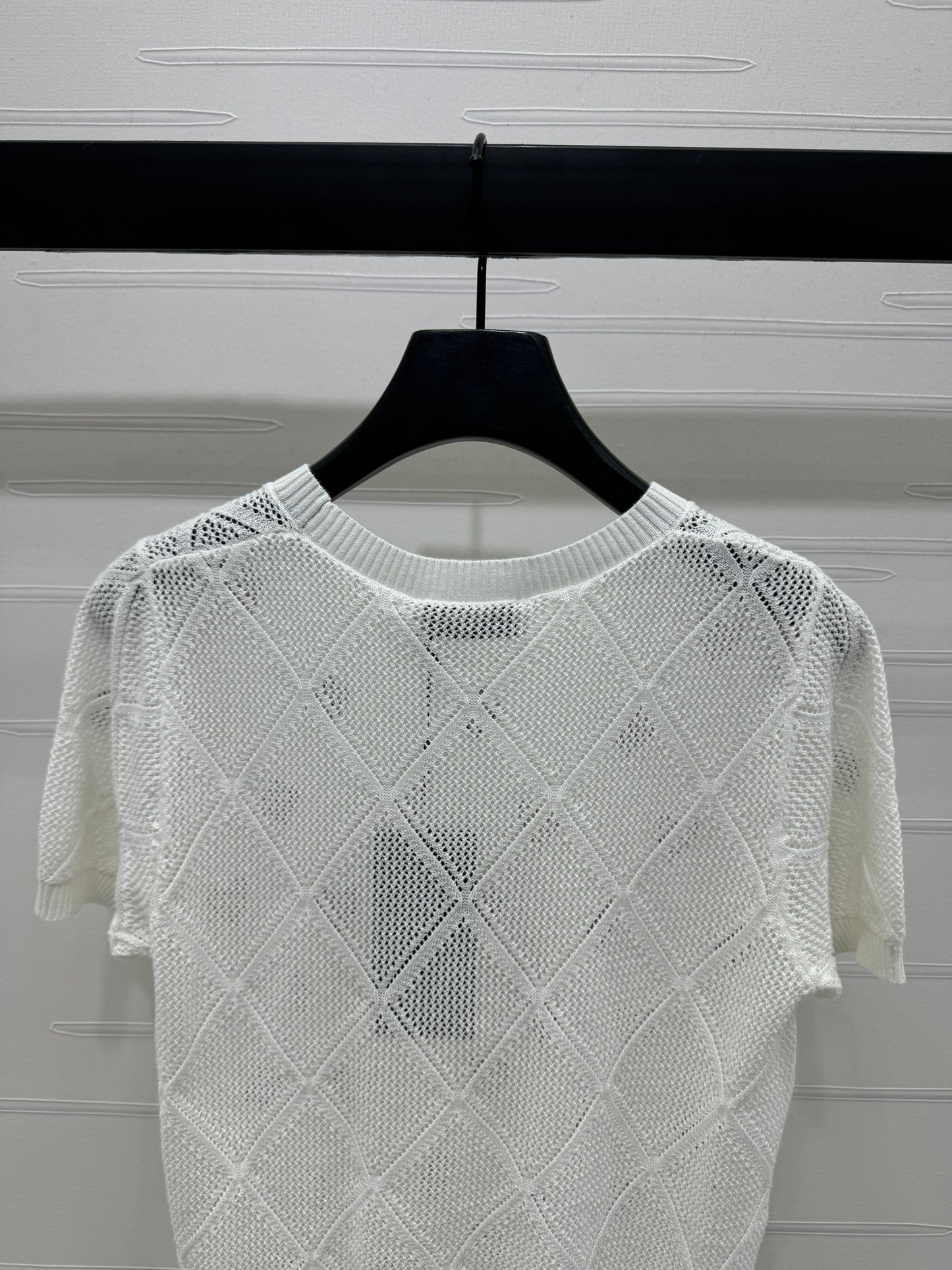 25 Cutout monogrammed knit short sleeves!