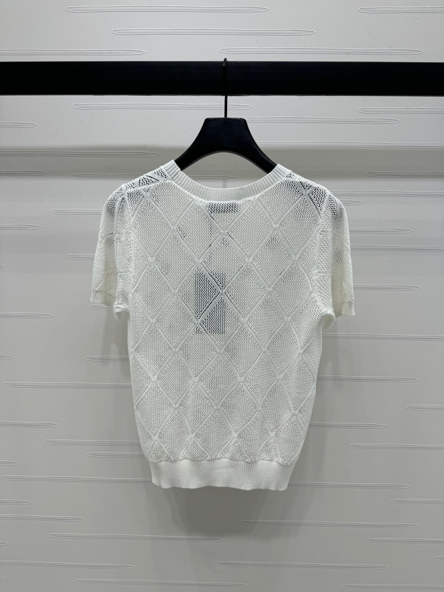 25 Cutout monogrammed knit short sleeves!