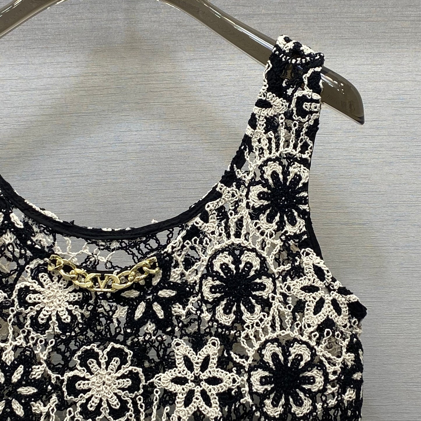 25 Embroidered Metal Button Embellished Design Vest Top Top Half Skirt Set