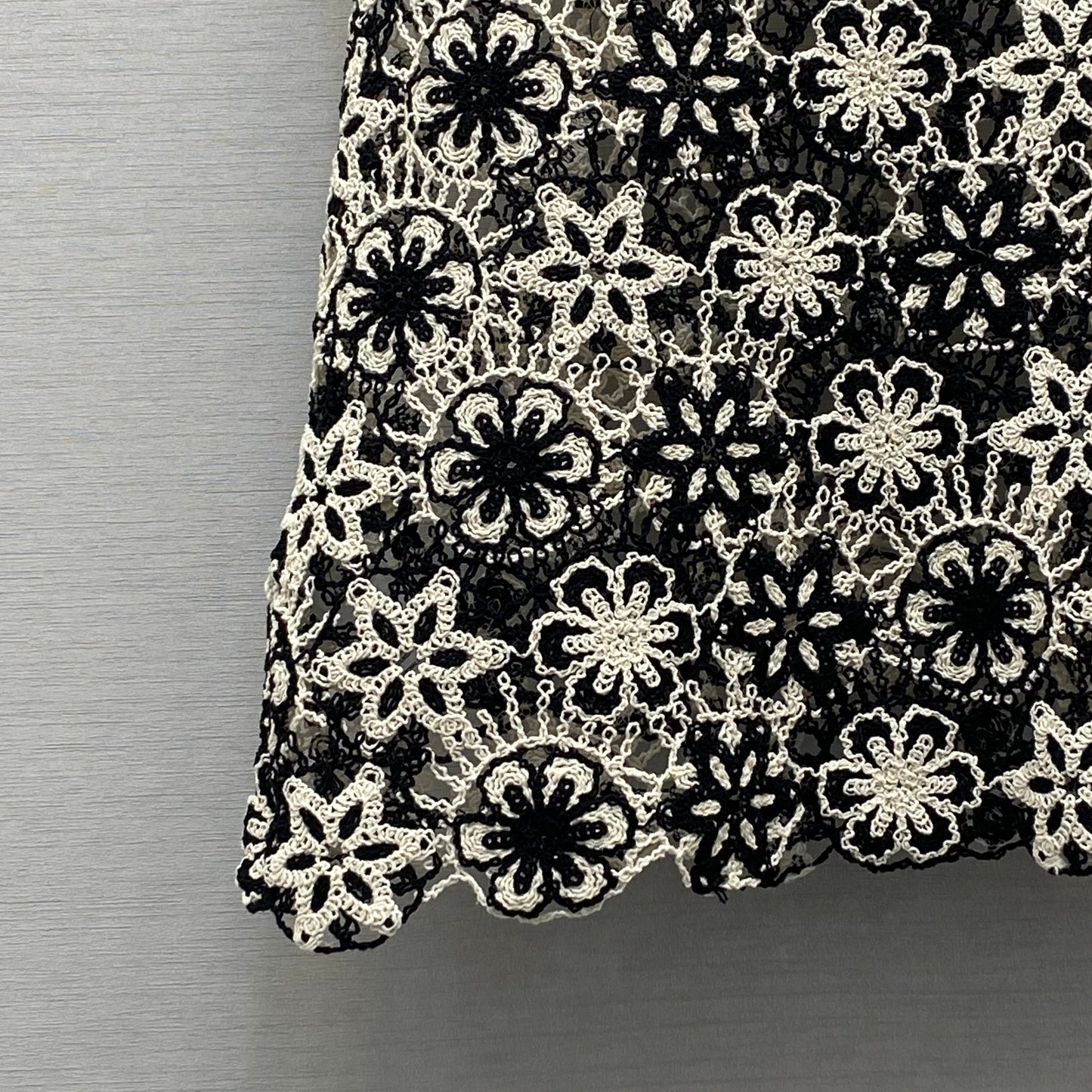 25 Embroidered Metal Button Embellished Design Vest Top Top Half Skirt Set