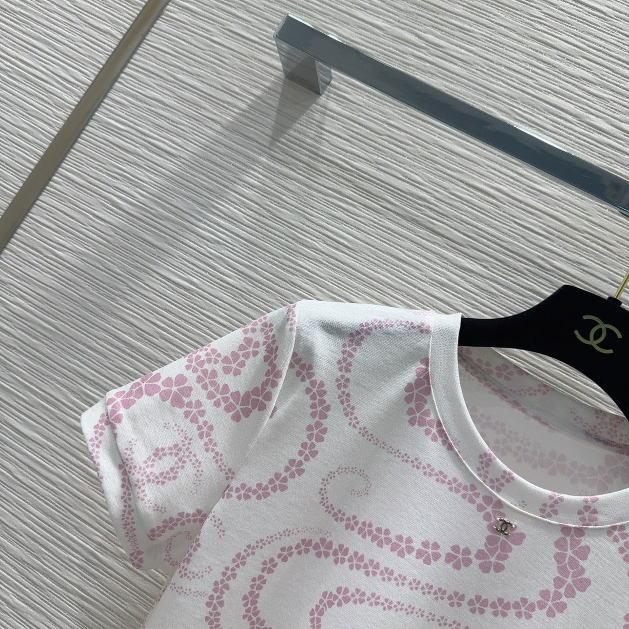 25 Flower Curve Pattern Short Sleeve