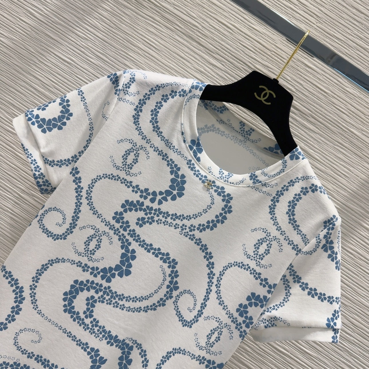 25 Flower Curve Pattern Short Sleeve