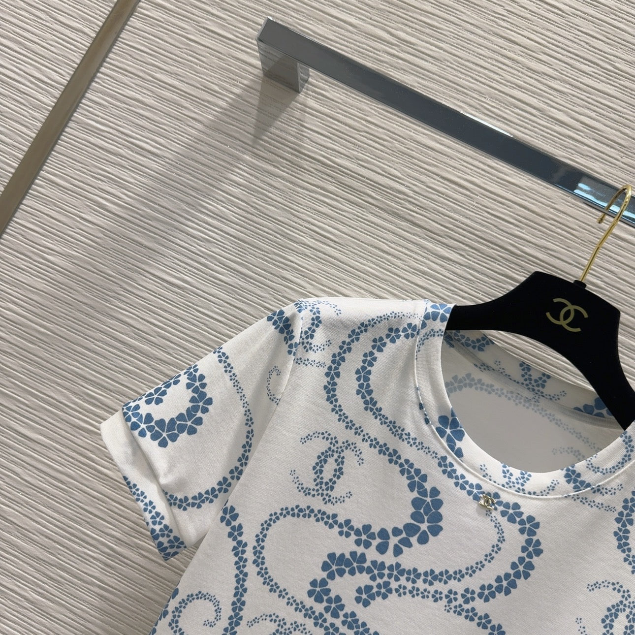25 Flower Curve Pattern Short Sleeve