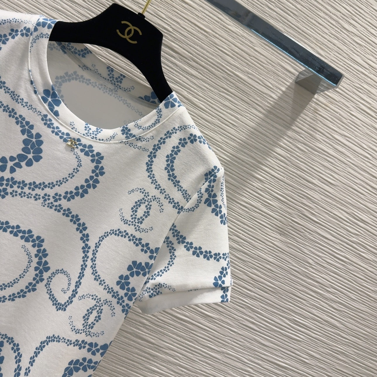 25 Flower Curve Pattern Short Sleeve
