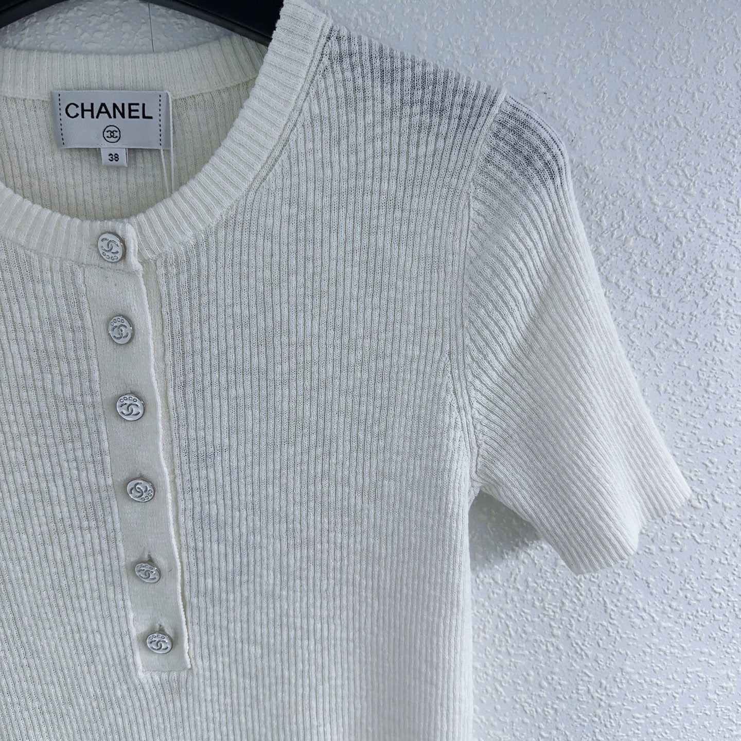 25 Crew neck logo button down short sleeve knit half cardigan