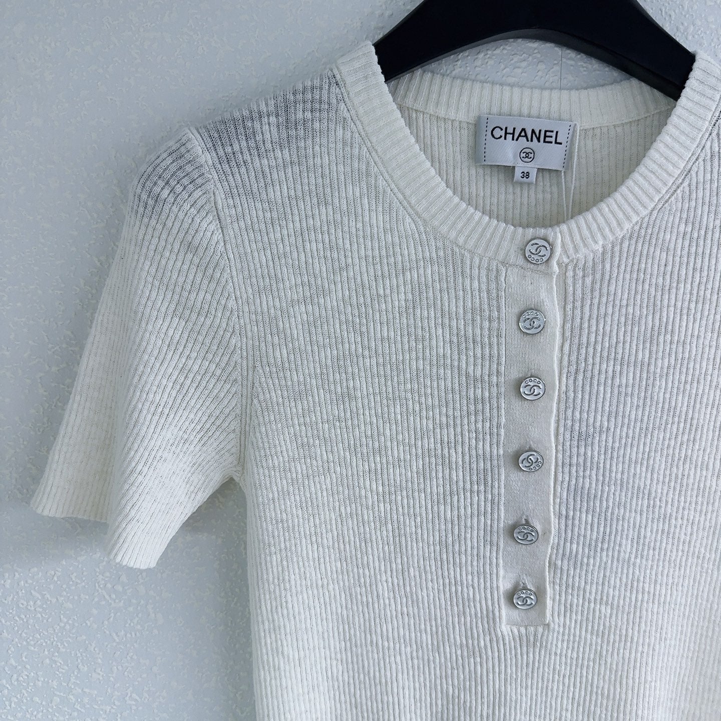 25 Crew neck logo button down short sleeve knit half cardigan