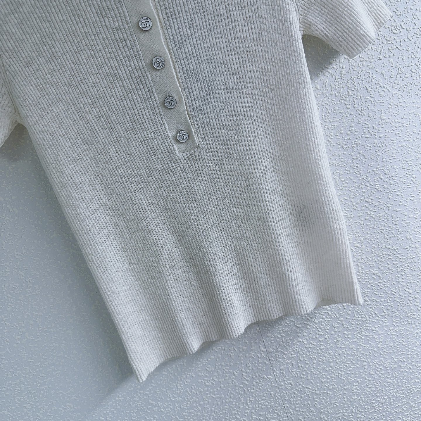 25 Crew neck logo button down short sleeve knit half cardigan