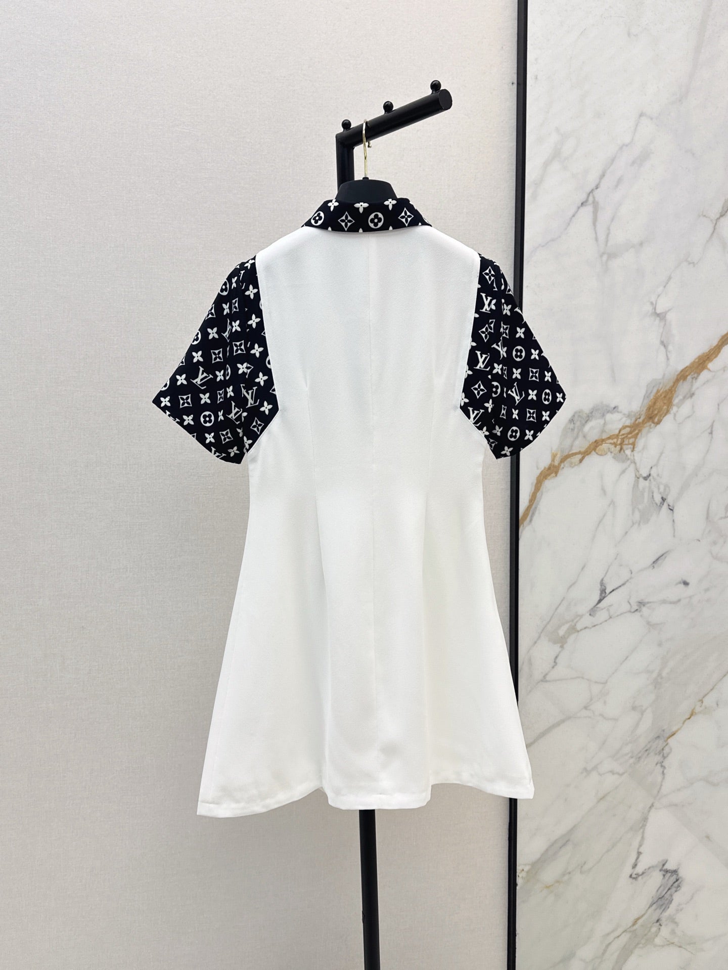 25 New Polo Contrast Collar Dress