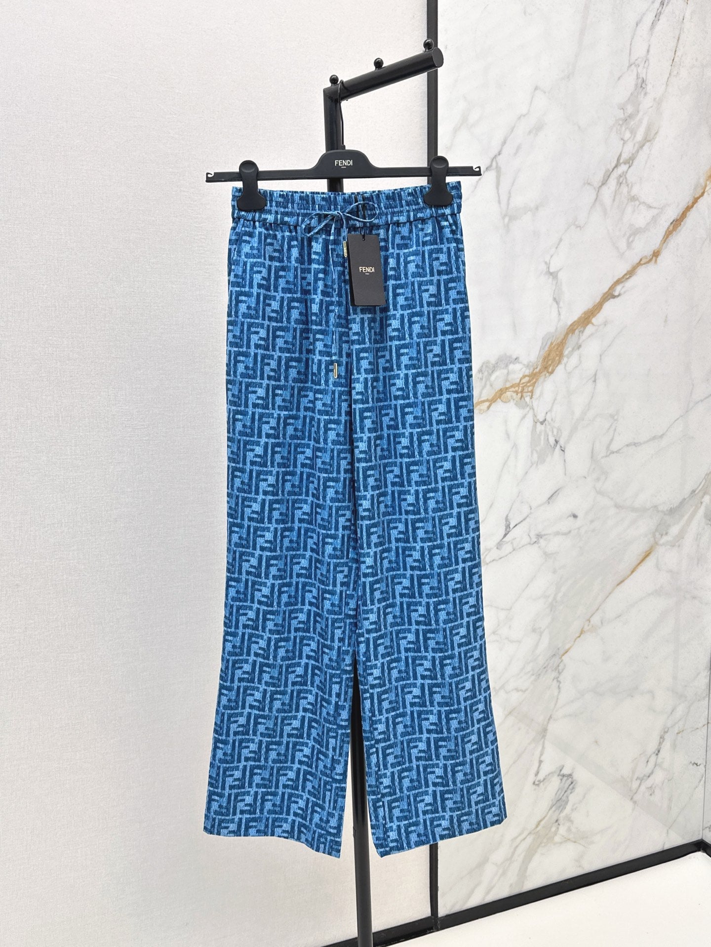 25 The latest classic spring and summer pattern casual suit with loose shirt + straight pants