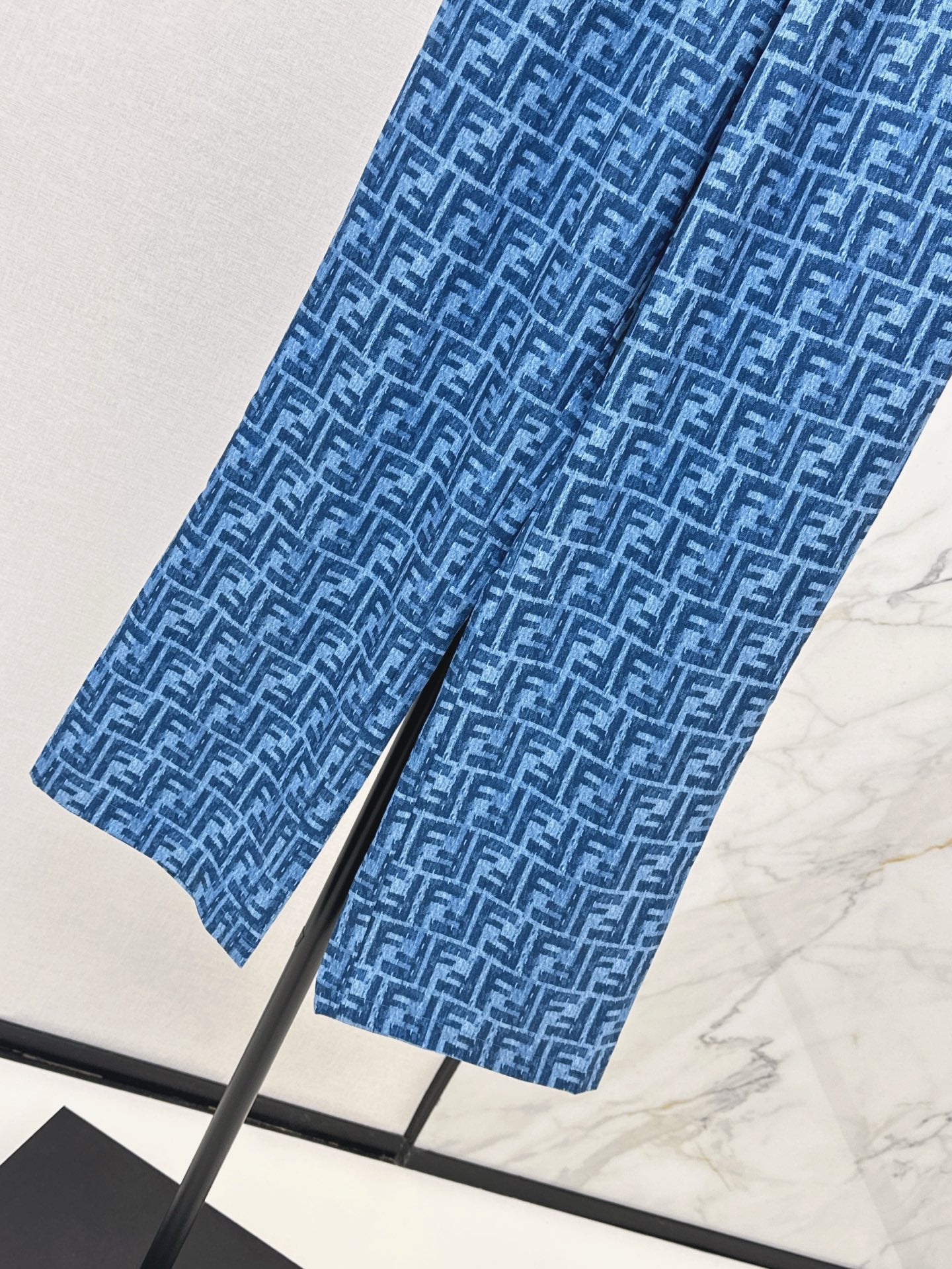 25 The latest classic spring and summer pattern casual suit with loose shirt + straight pants