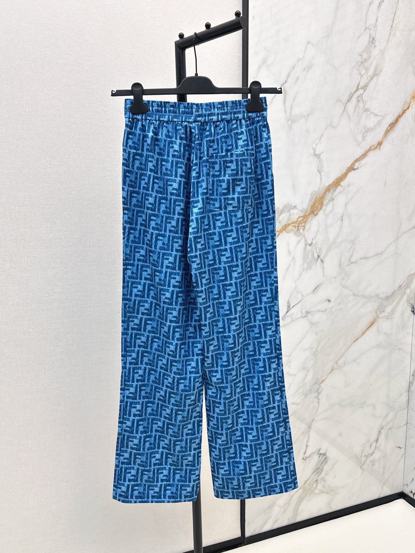 25 The latest classic spring and summer pattern casual suit with loose shirt + straight pants