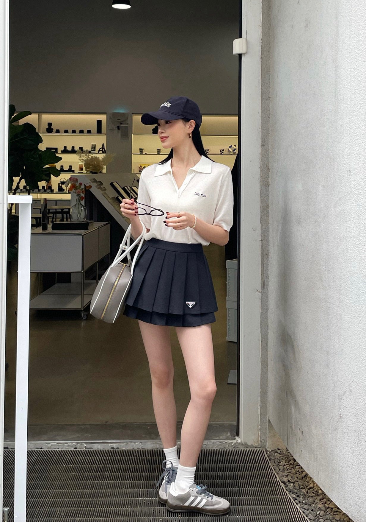P 25 Pleated half skirt Short skirt