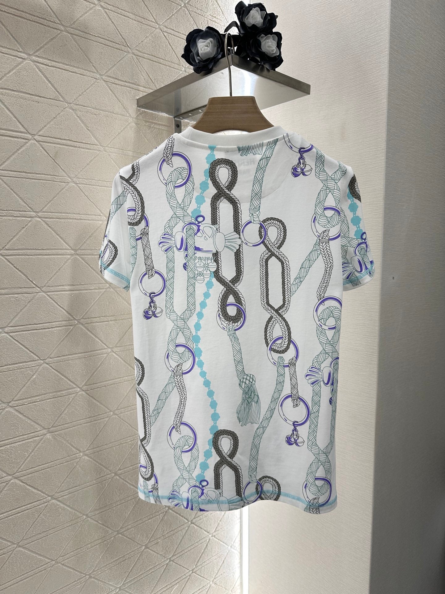 H 25 Round neck, short sleeves with chain link print