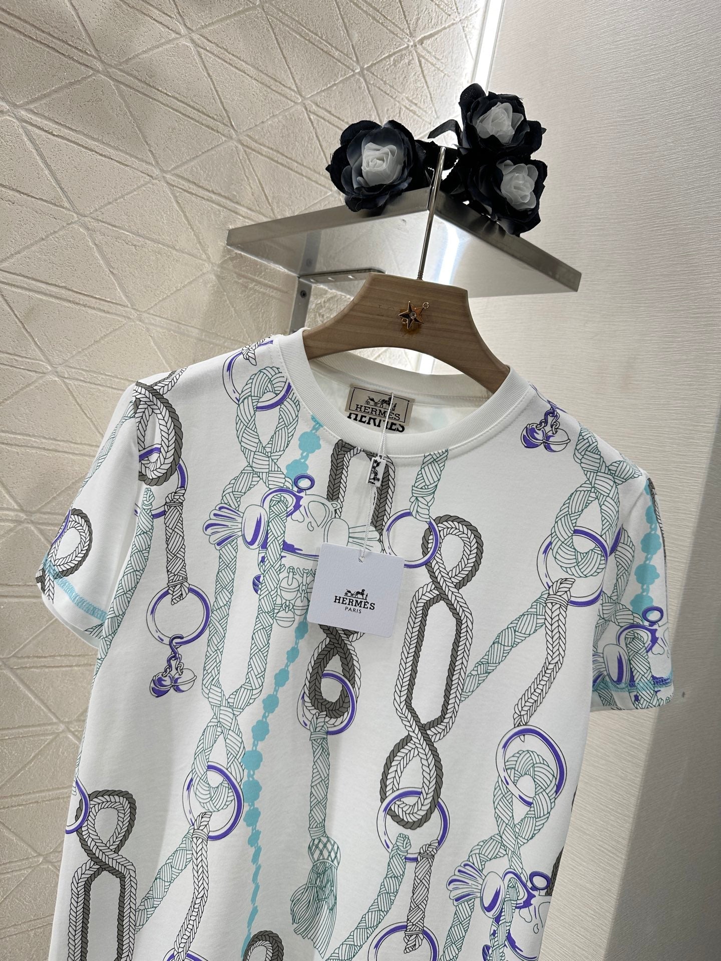H 25 Round neck, short sleeves with chain link print