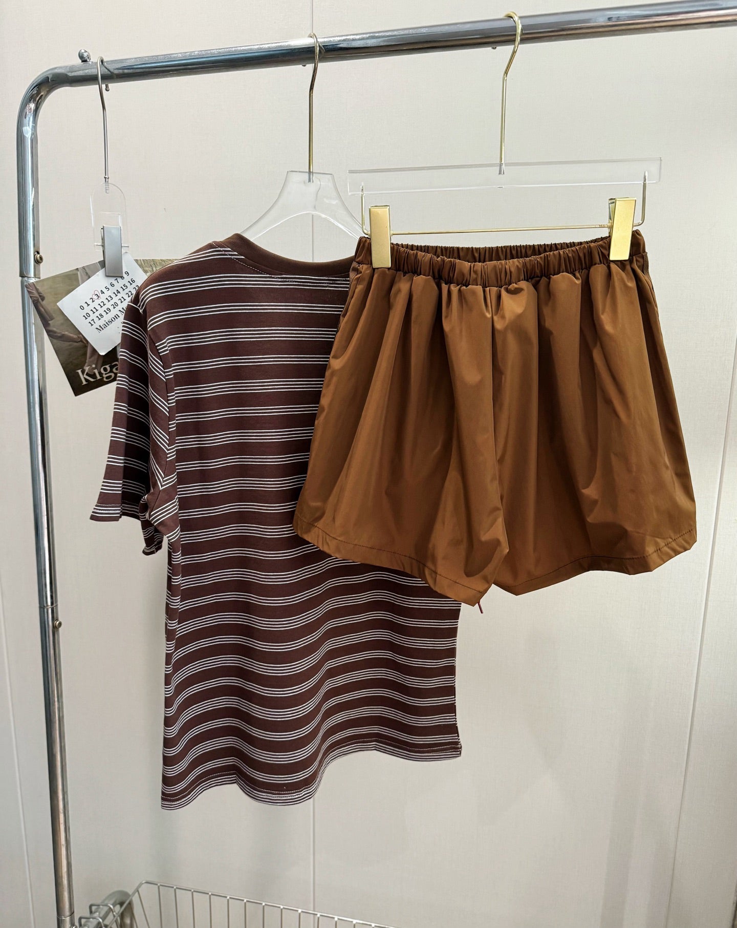 25 new Hazelnut chocolate short sleeved shirt suit