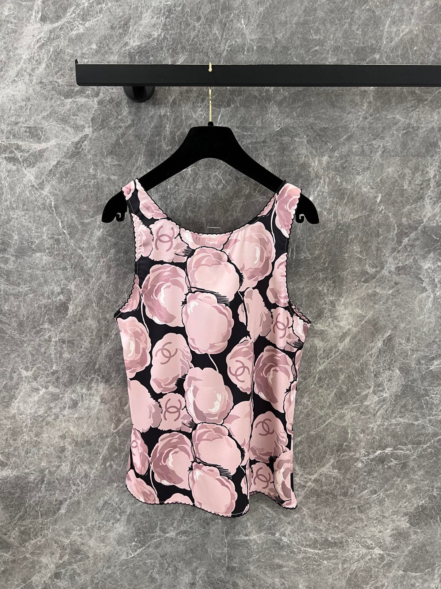 25 Medium Vintage Collection Black Pink Camellia Flower Print