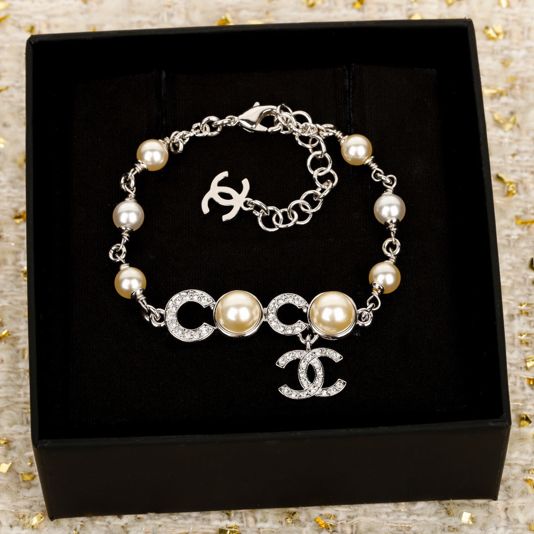 C Rhinestone pearl coco bracelet