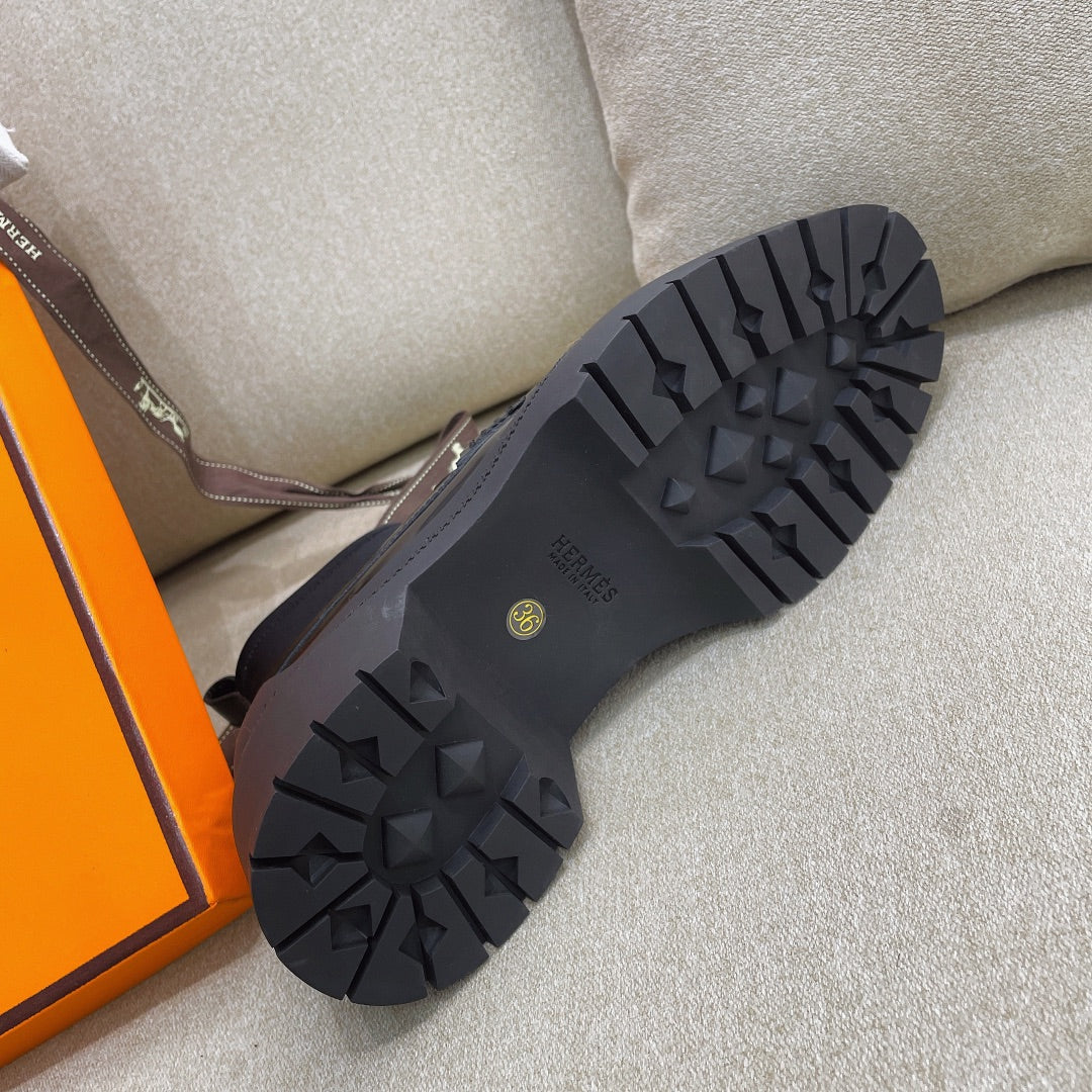 Short Boot Black Cowhide 348002