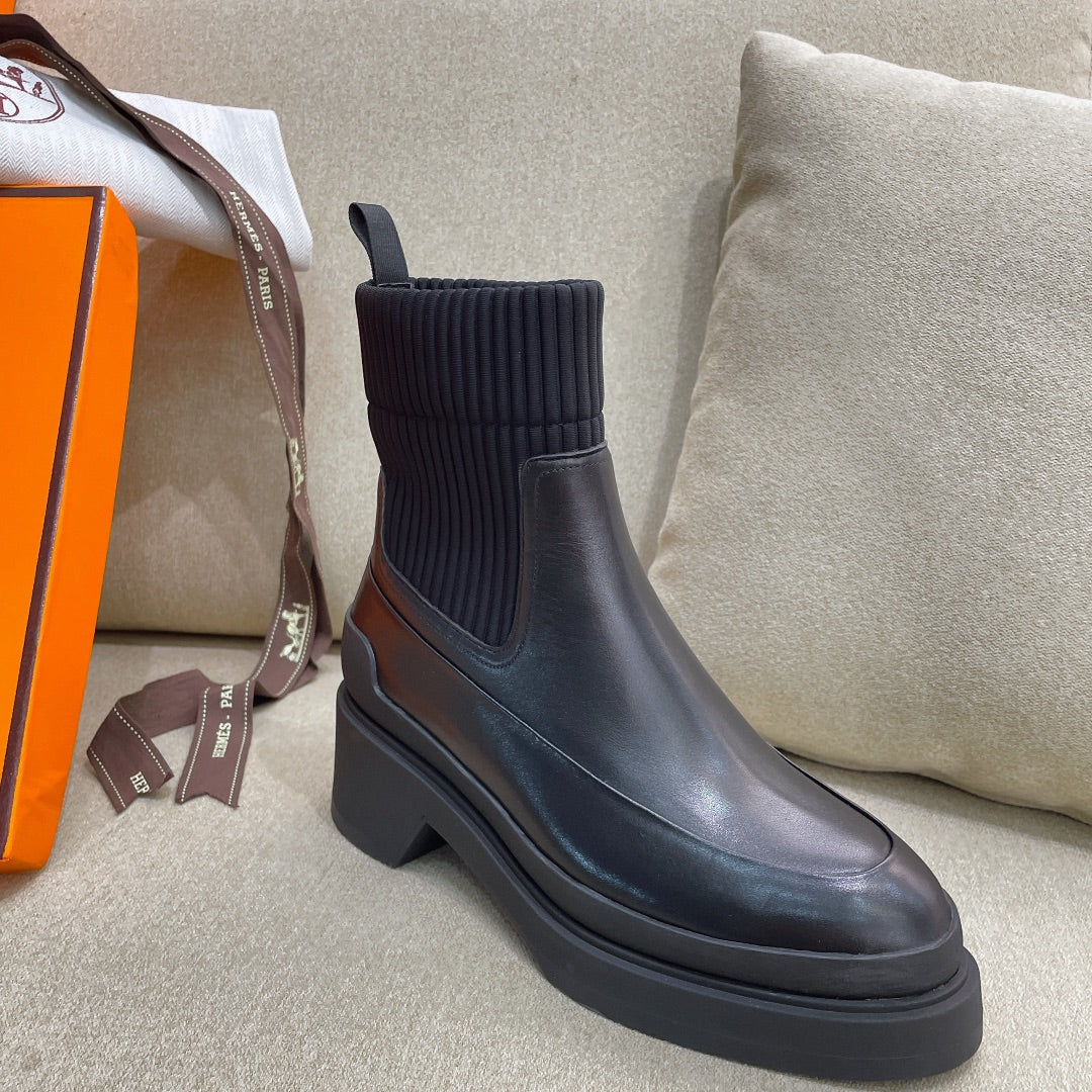 Chelsea Boot Black Cowhide 347998