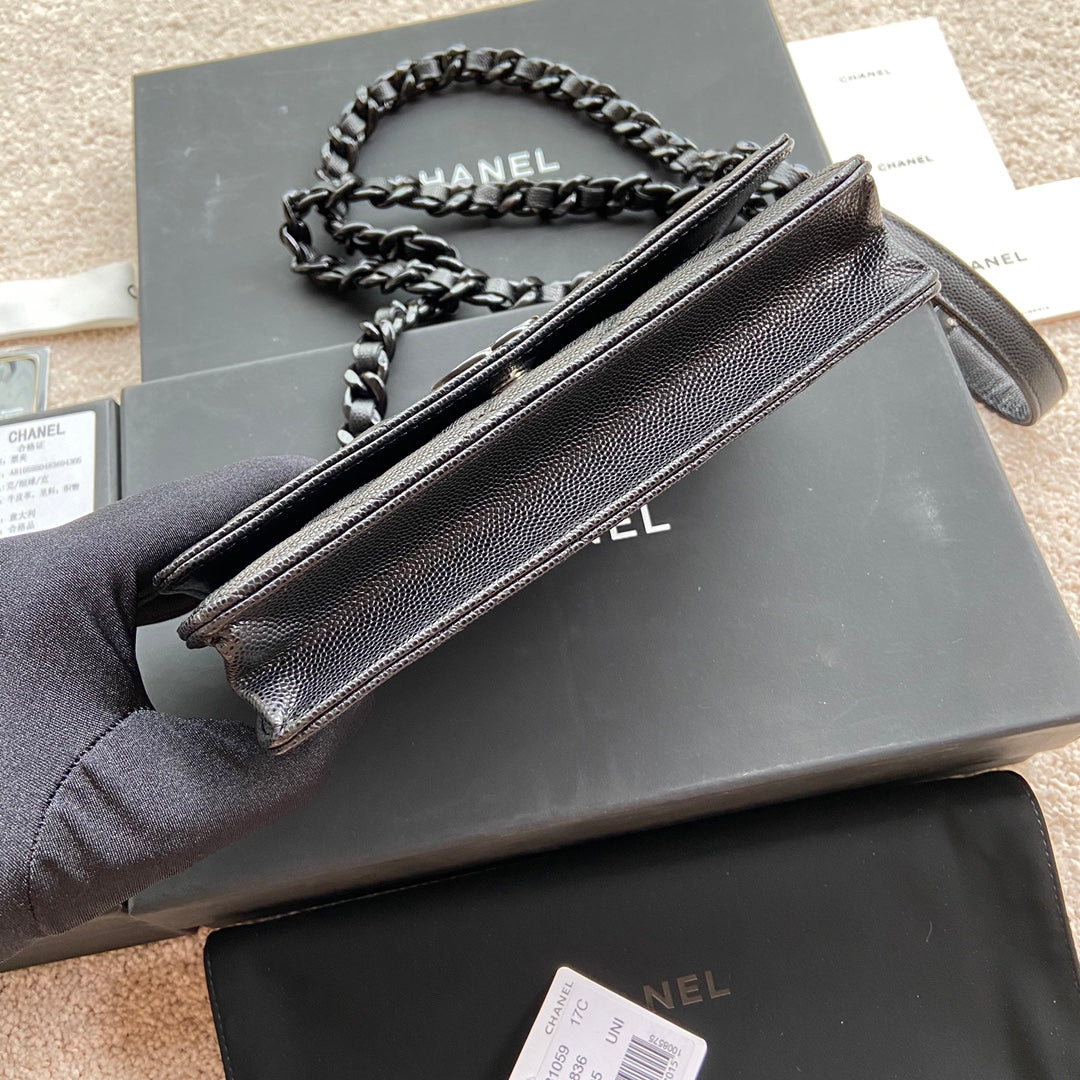 Classic Woc 20cm All Black Grained Calfskin