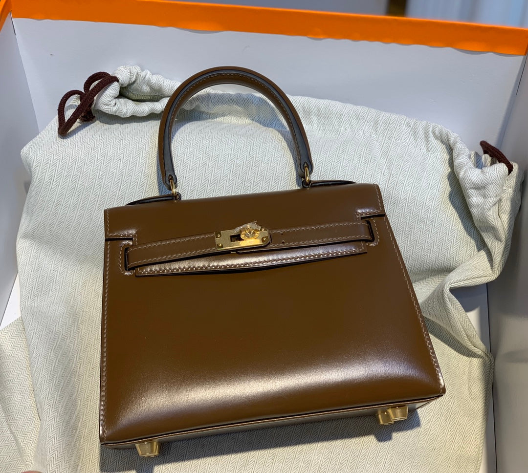 BAG IN CHOCOLATE BROWN SMOOTH CALFSKIN WITH GOLD HARDWARE (MADE - TO - ODER)