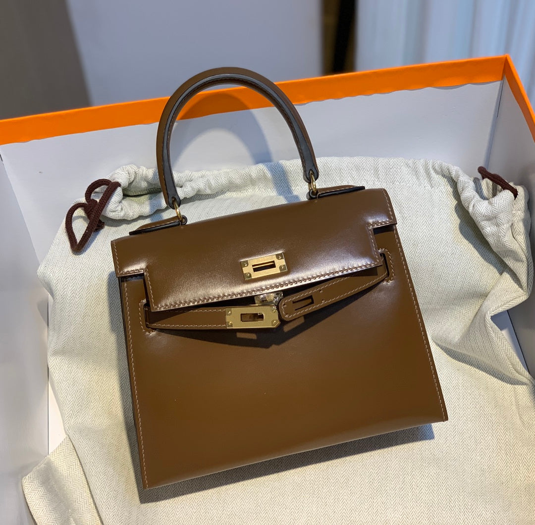 BAG IN CHOCOLATE BROWN SMOOTH CALFSKIN WITH GOLD HARDWARE (MADE - TO - ODER)