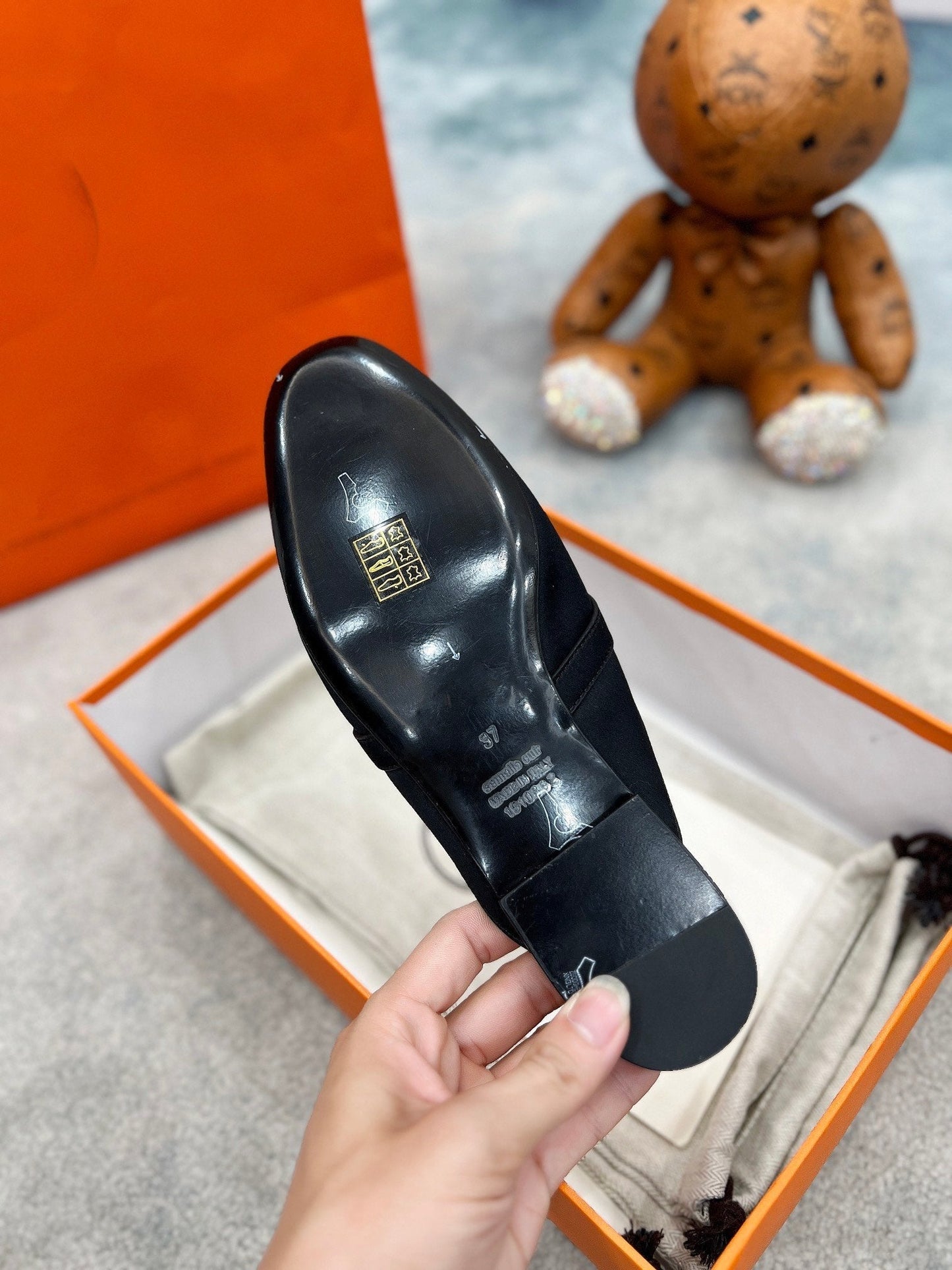 Mule Black Silk Thick Cloth/Sheepskin
