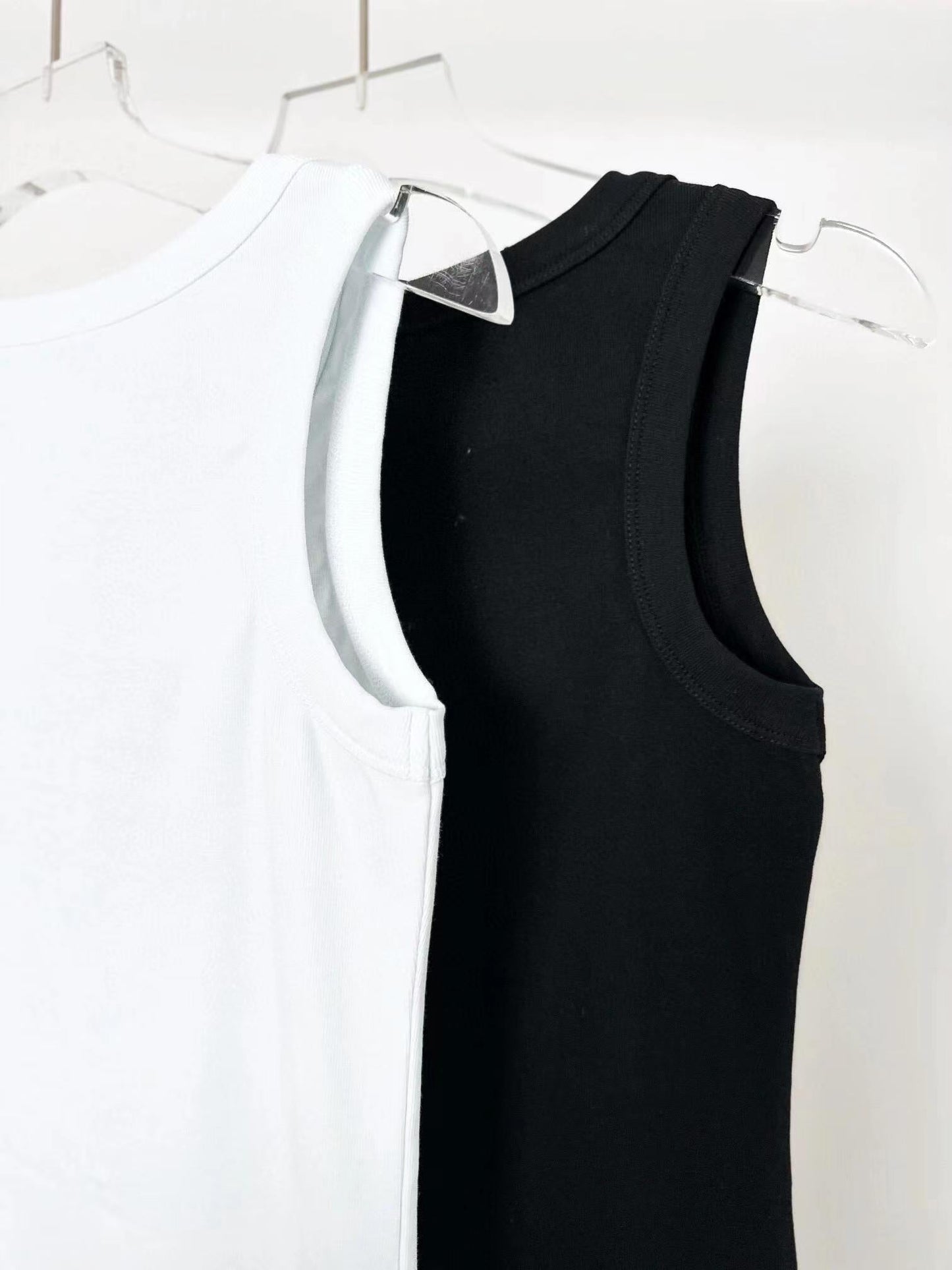 25 summer new long triangle logo vest