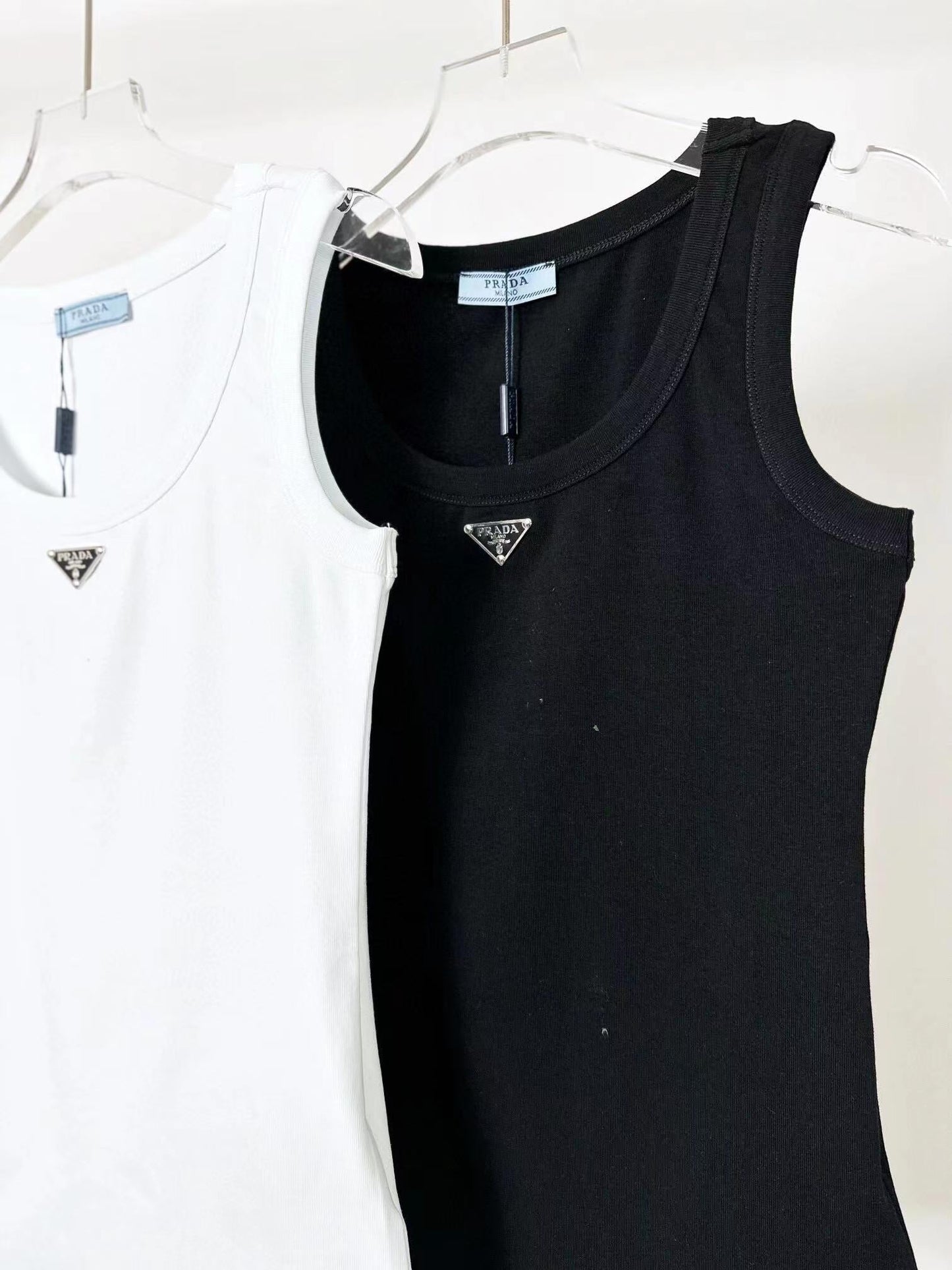 25 summer new long triangle logo vest