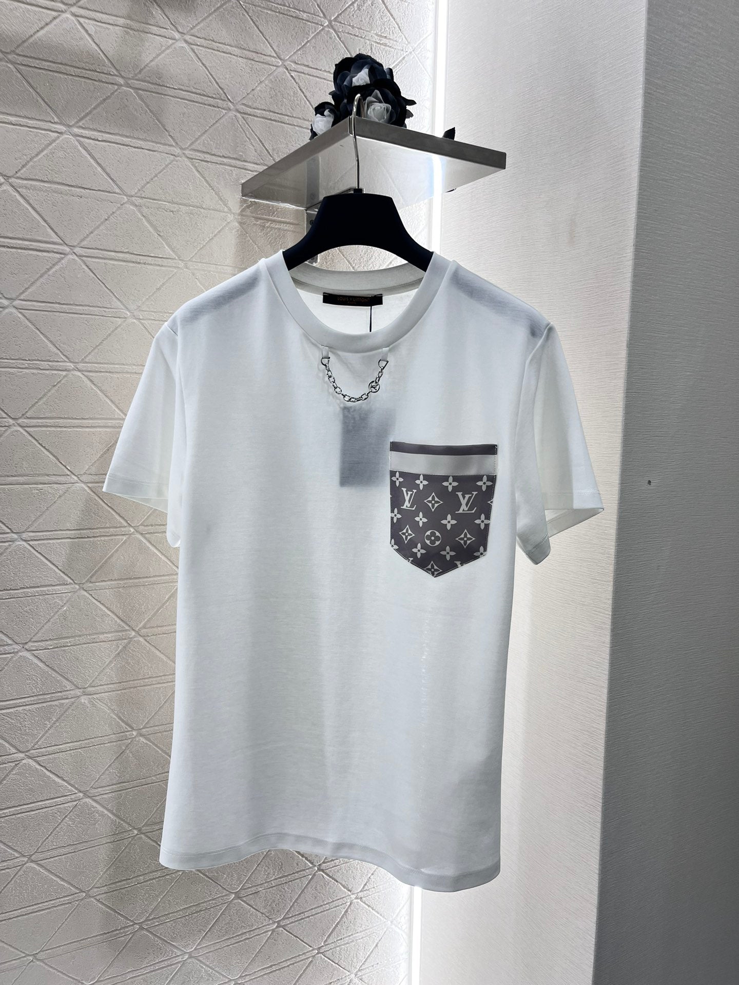 Round neck pocket chain πππ