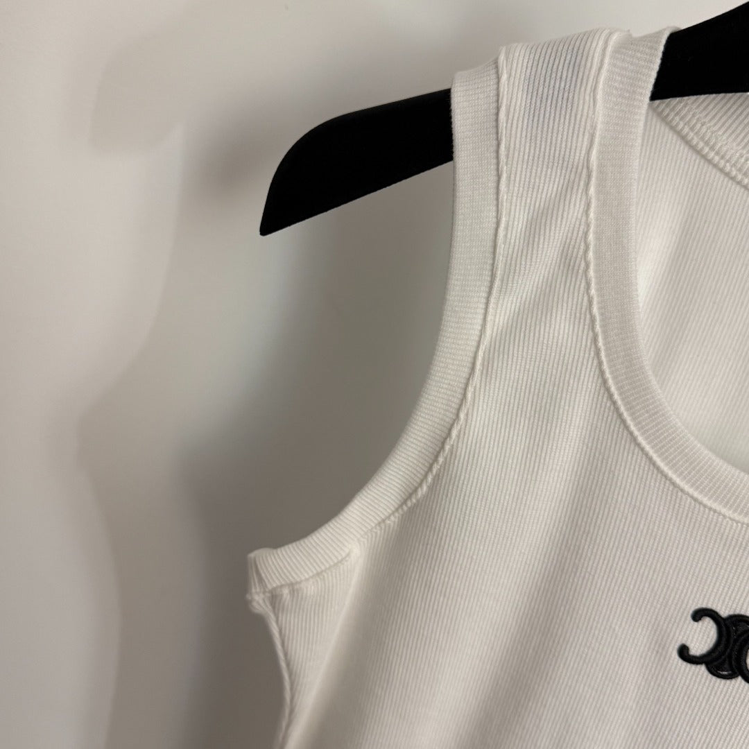 25 simple logo embroidered letter vest